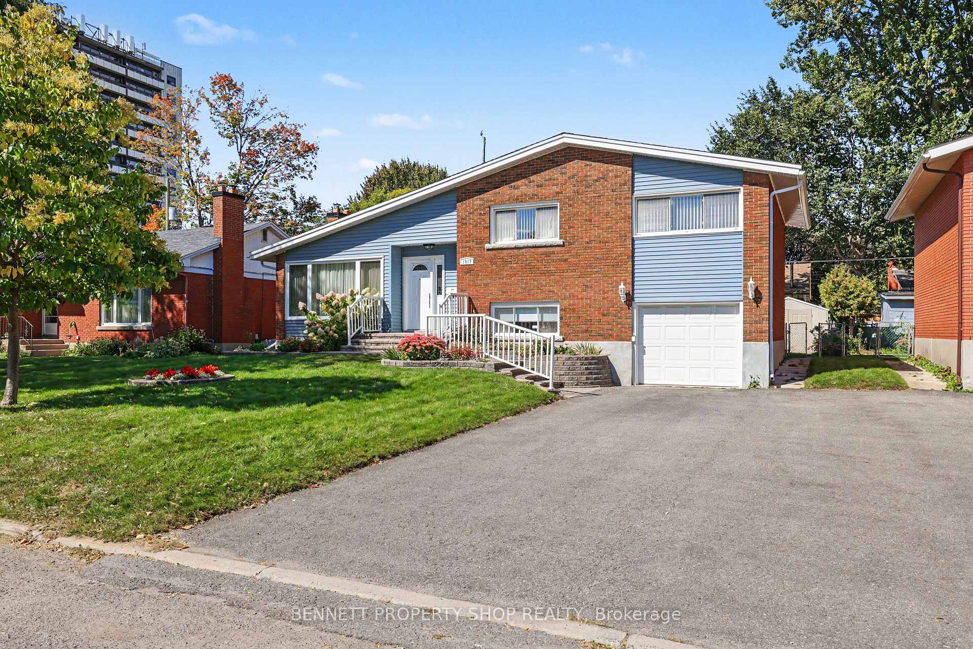 Photo 2 of 1817 Gilbert Avenue, Ottawa, Bel Air Heights — HOMEH