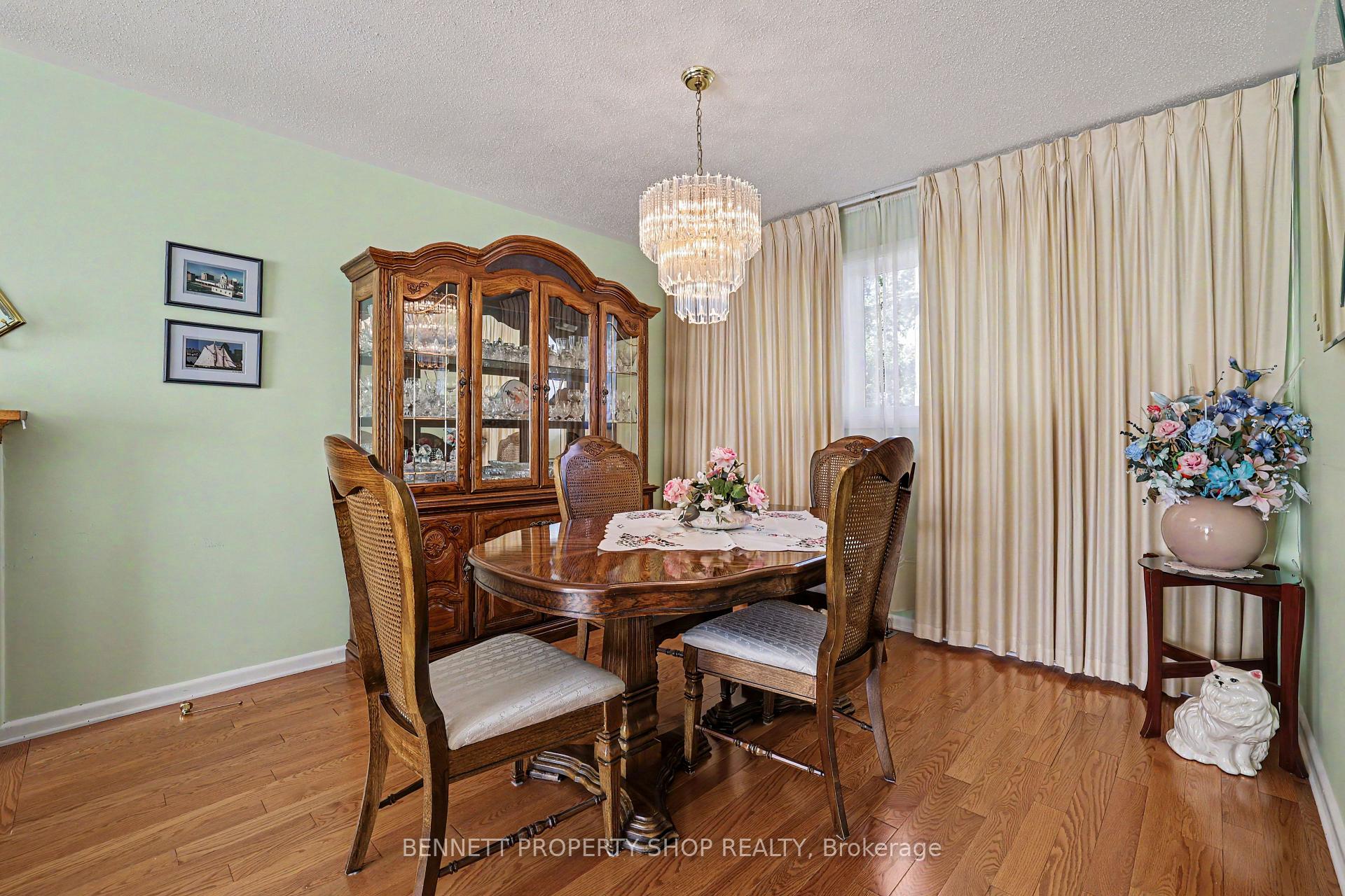 Photo 5 of 1817 Gilbert Avenue, Ottawa, Bel Air Heights — HOMEH