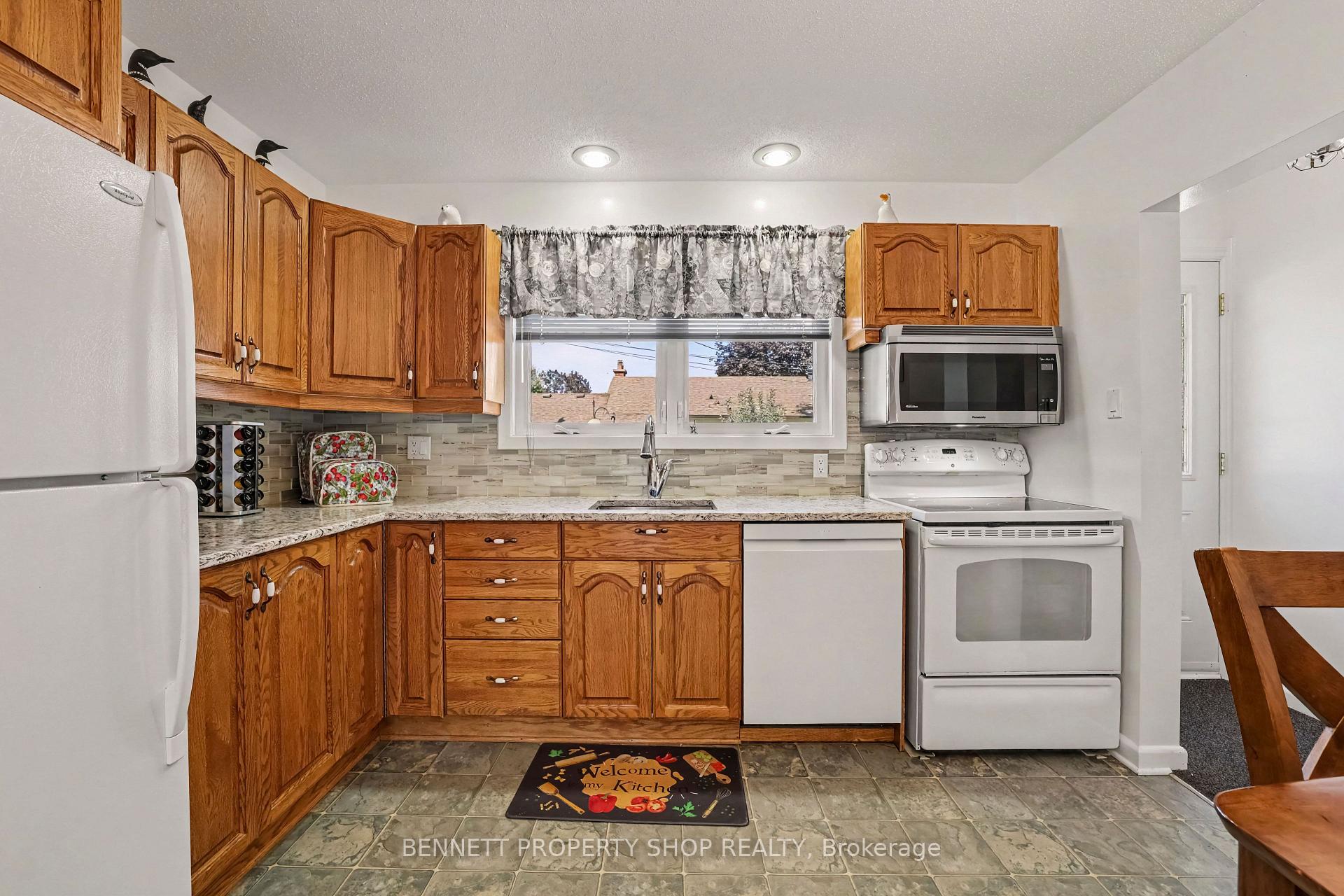 Photo 6 of 1817 Gilbert Avenue, Ottawa, Bel Air Heights — HOMEH