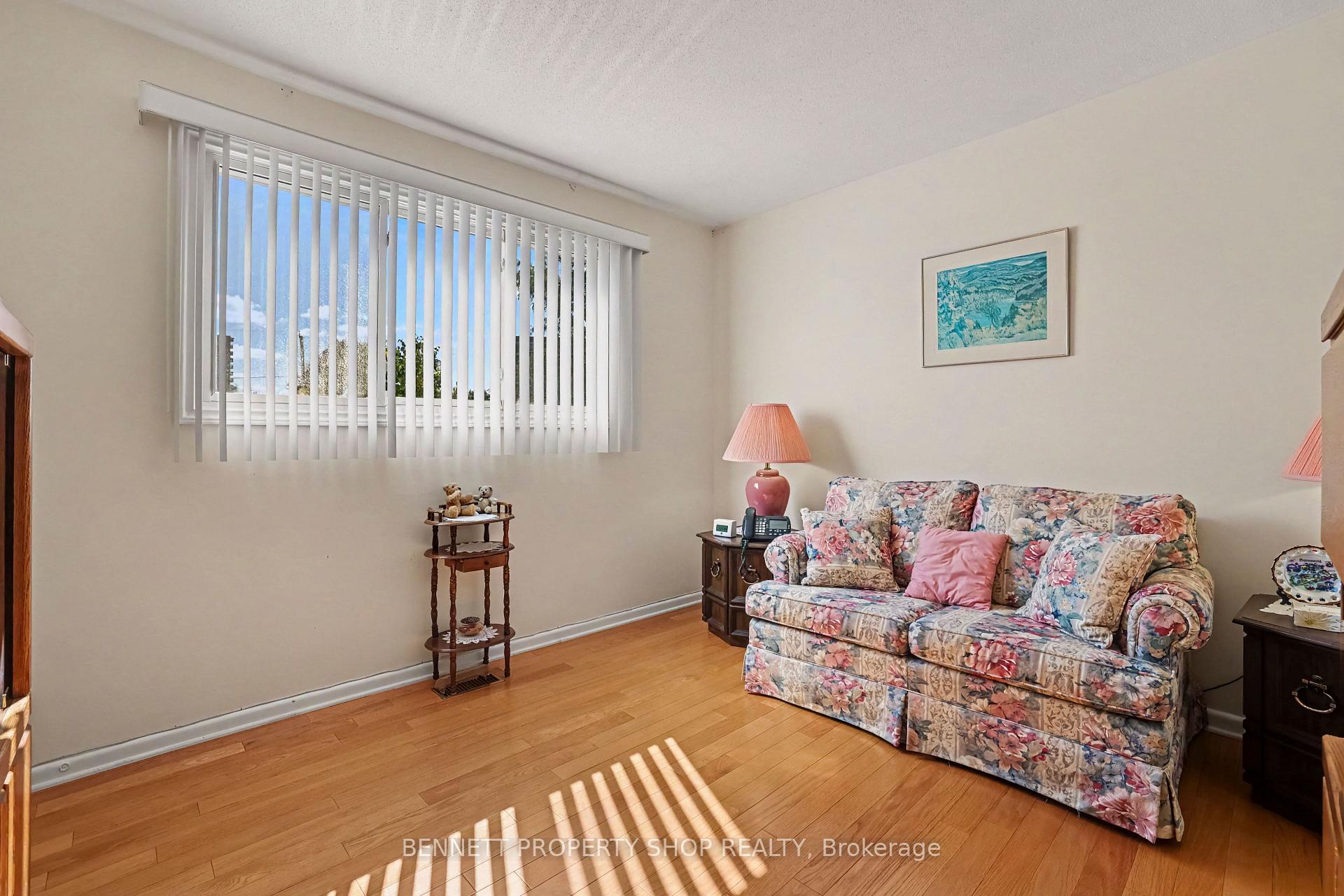 Photo 12 of 1817 Gilbert Avenue, Ottawa, Bel Air Heights — HOMEH