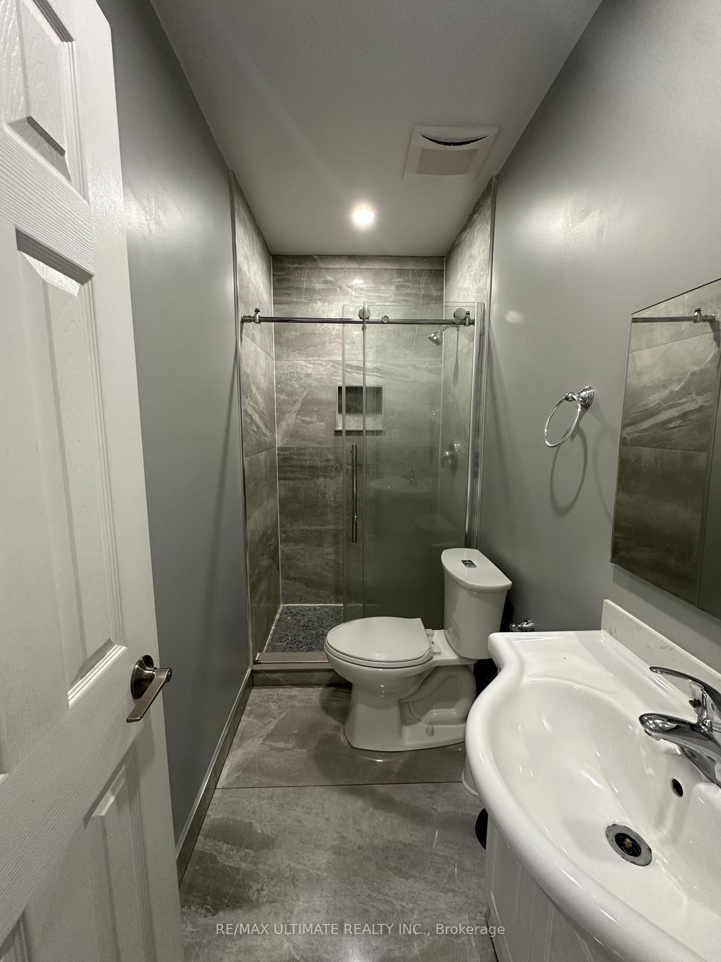 Photo 5 of Unit Unit A, 1705 Jane Street, North York, Rustic — HOMEH