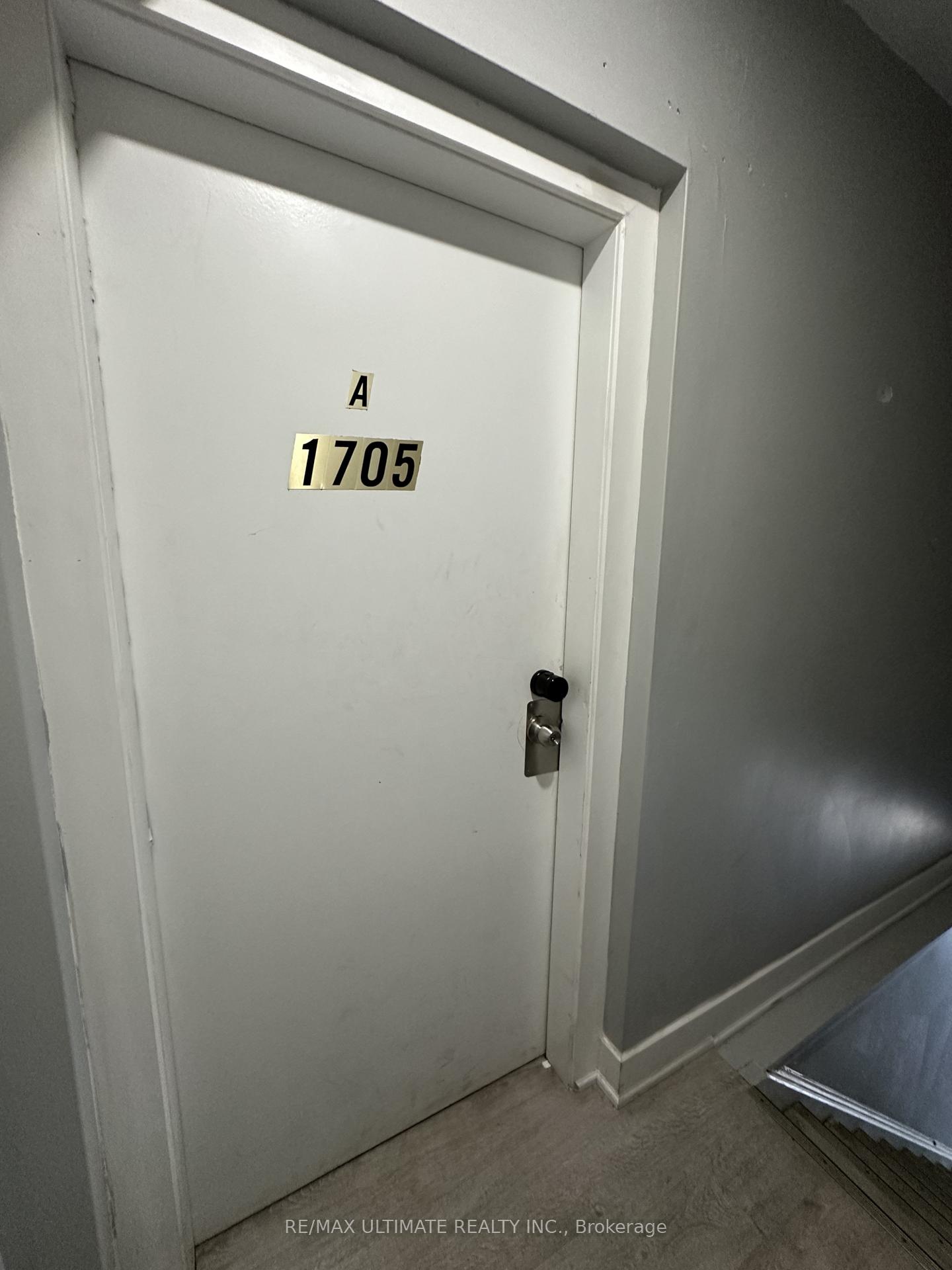 Photo 11 of Unit Unit A, 1705 Jane Street, North York, Rustic — HOMEH