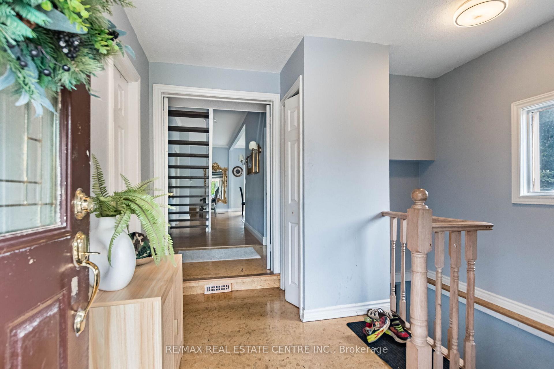 Photo 5 of 1423 Sixth Line, Oakville, College Park — HOMEH