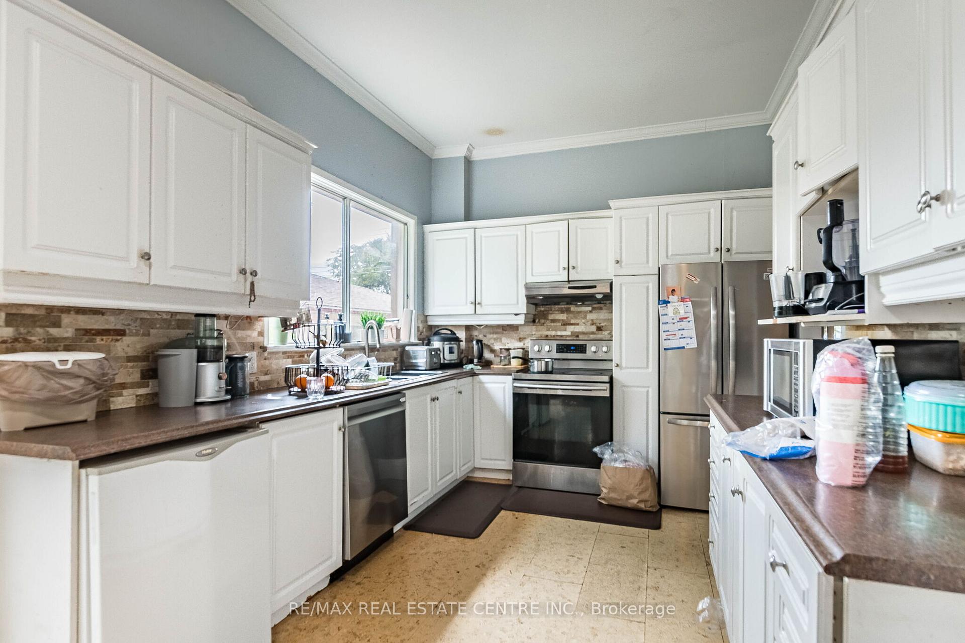 Photo 10 of 1423 Sixth Line, Oakville, College Park — HOMEH