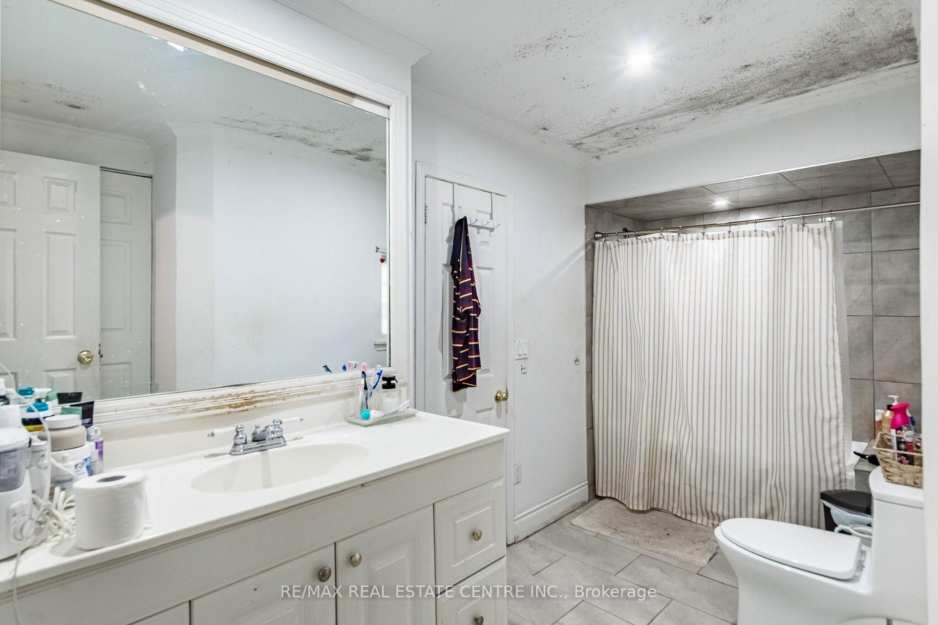 Photo 17 of 1423 Sixth Line, Oakville, College Park — HOMEH
