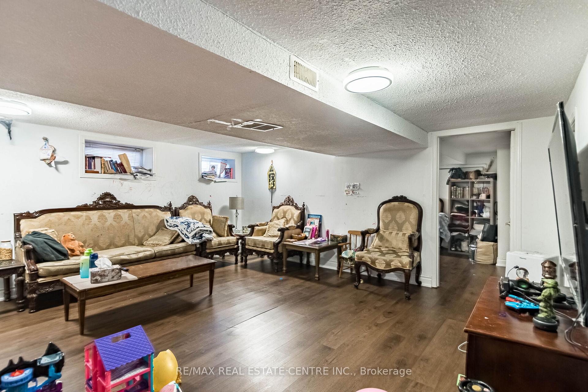 Photo 18 of 1423 Sixth Line, Oakville, College Park — HOMEH