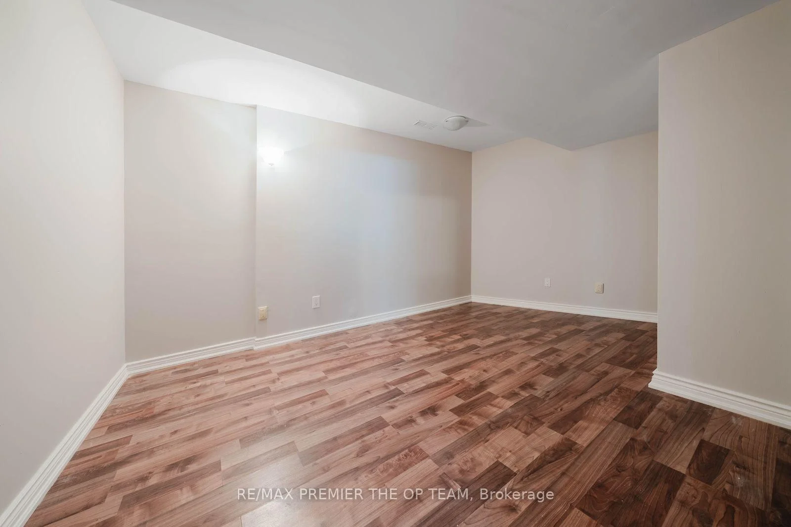 Photo 5 of Unit Basement, 7930 Kipling Avenue, Vaughan, West Woodbridge — HOMEH