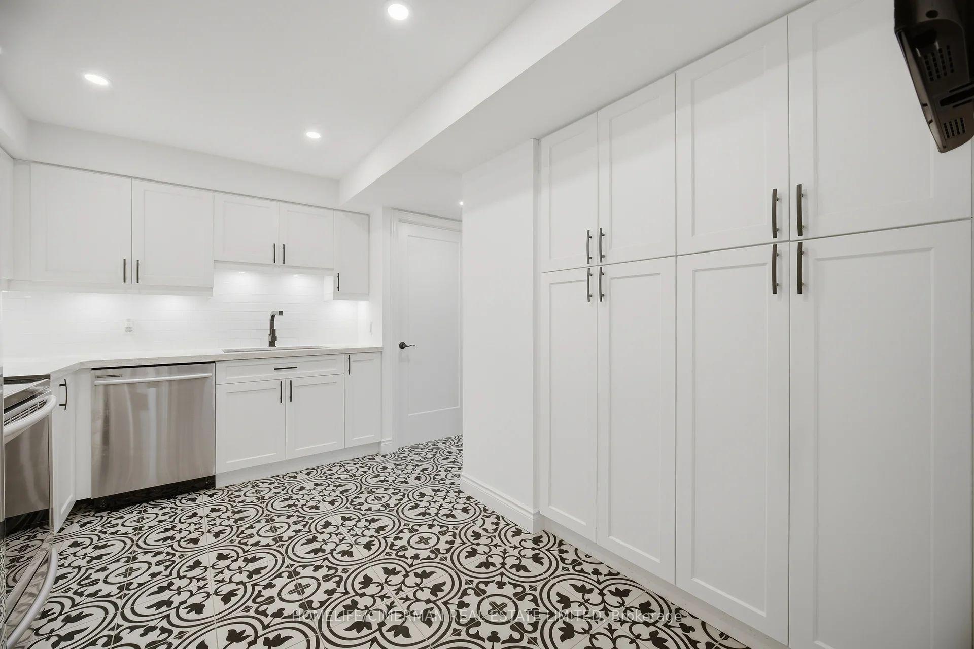 Photo 17 of Unit 320, 150 Wilson Street W, Hamilton, Ancaster — HOMEH