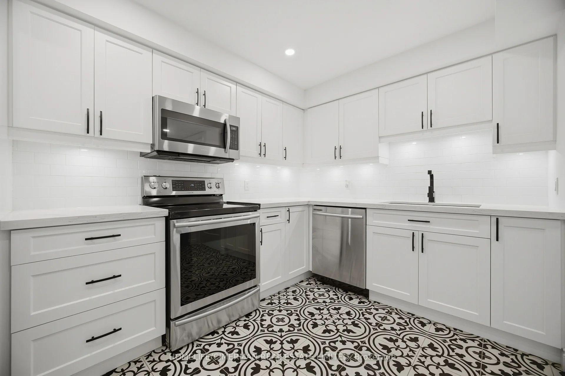 Photo 18 of Unit 320, 150 Wilson Street W, Hamilton, Ancaster — HOMEH