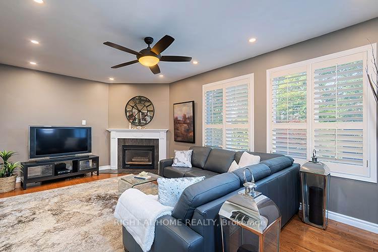 Photo 8 of 143 Carlyle Crescent, Aurora, Aurora Highlands — HOMEH