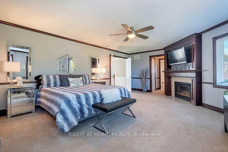 Photo 12 of 143 Carlyle Crescent, Aurora, Aurora Highlands — HOMEH