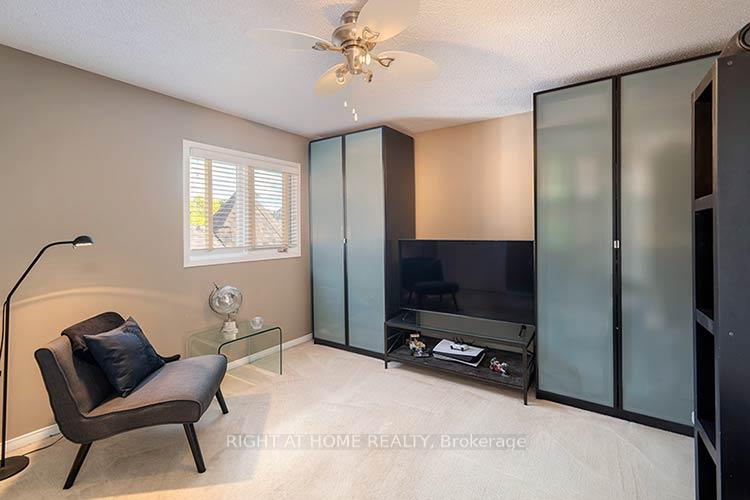 Photo 15 of 143 Carlyle Crescent, Aurora, Aurora Highlands — HOMEH