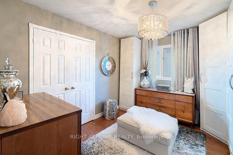 Photo 16 of 143 Carlyle Crescent, Aurora, Aurora Highlands — HOMEH