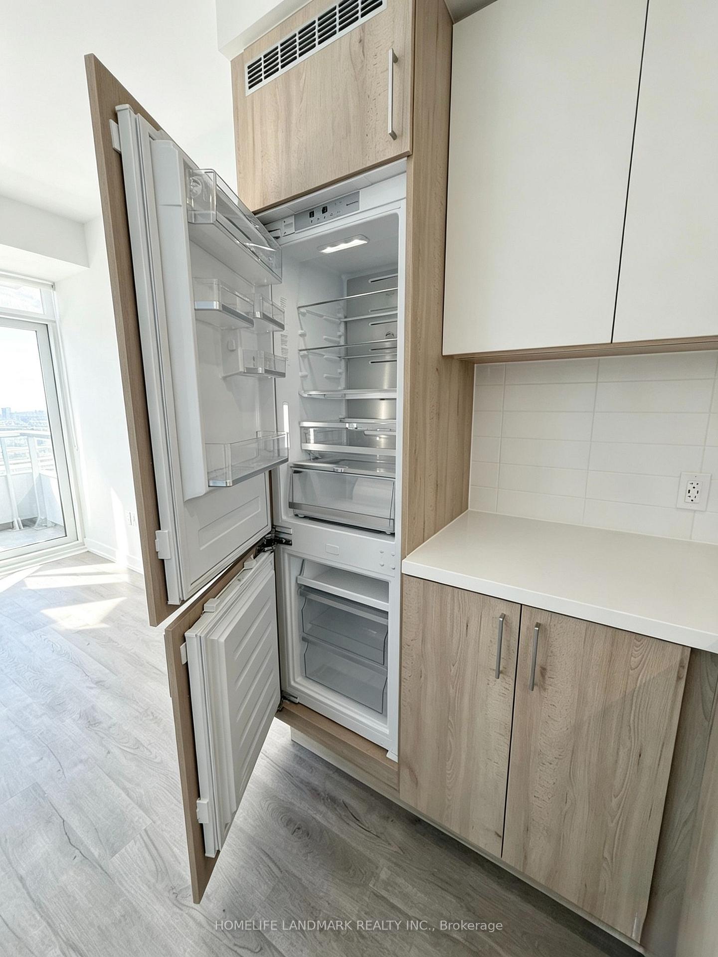 Photo 5 of Unit 2002, 21 Meadowdale Road, Vaughan, Vaughan Corporate Centre — HOMEH