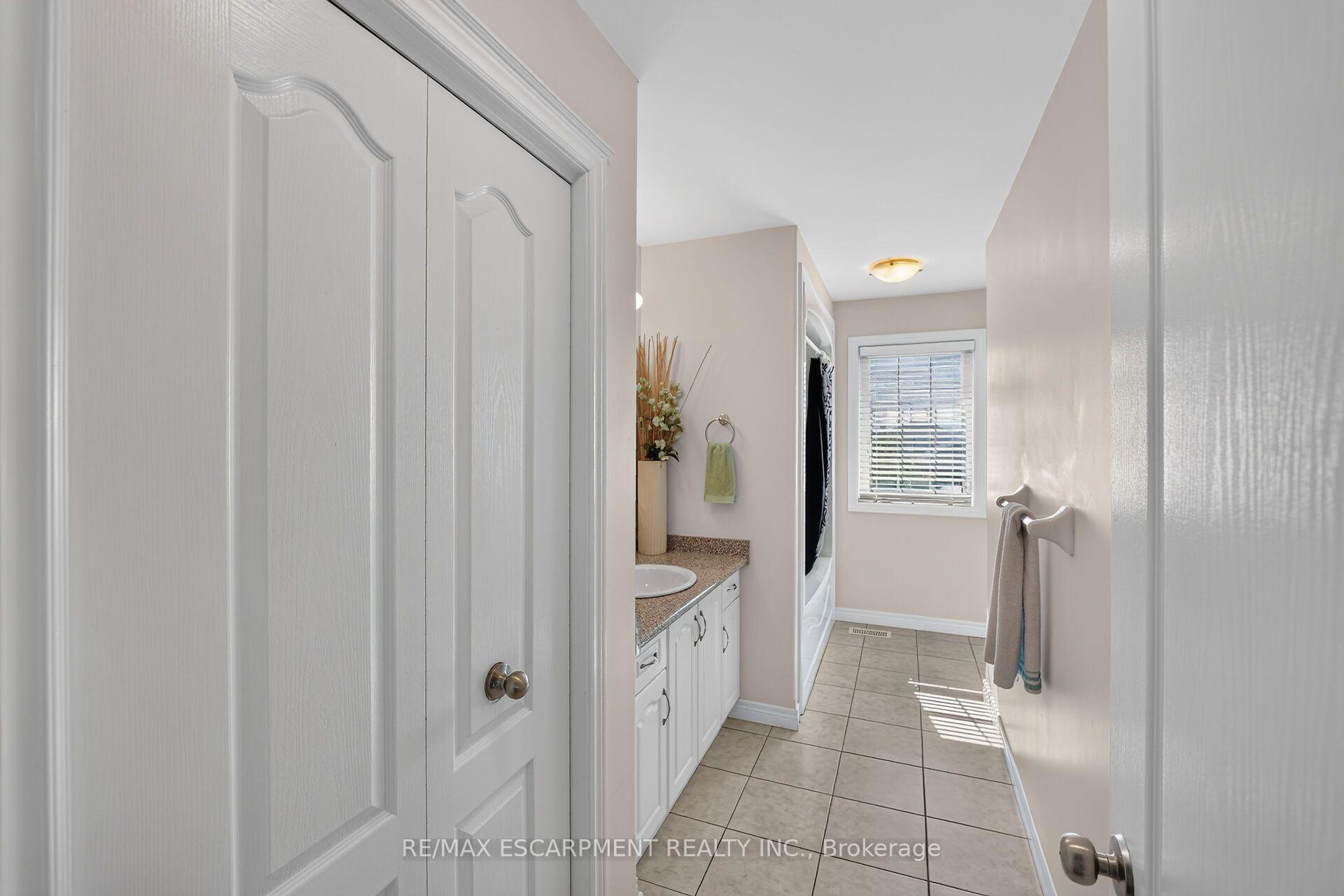 Photo 28 of 17 Cherry Avenue, West Lincoln, Smithville — HOMEH
