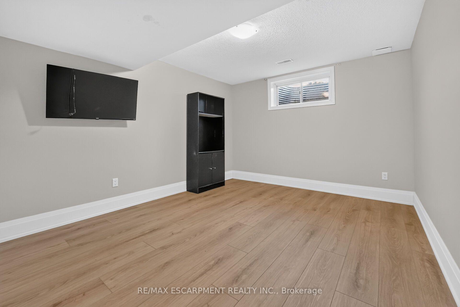 Photo 33 of 17 Cherry Avenue, West Lincoln, Smithville — HOMEH