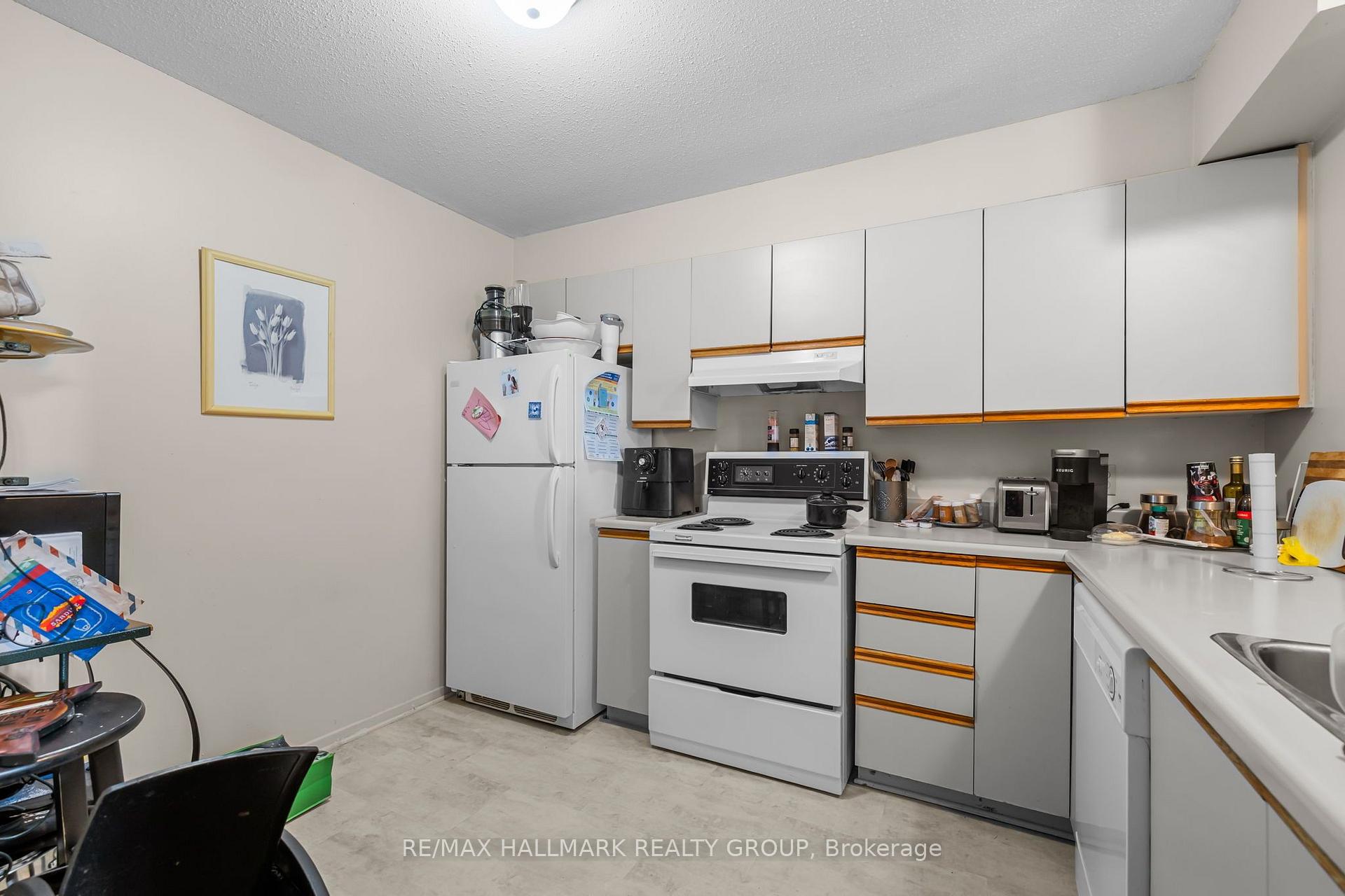 Photo 9 of Unit A, 1035 Cummings Avenue, Ottawa, Cyrville — HOMEH