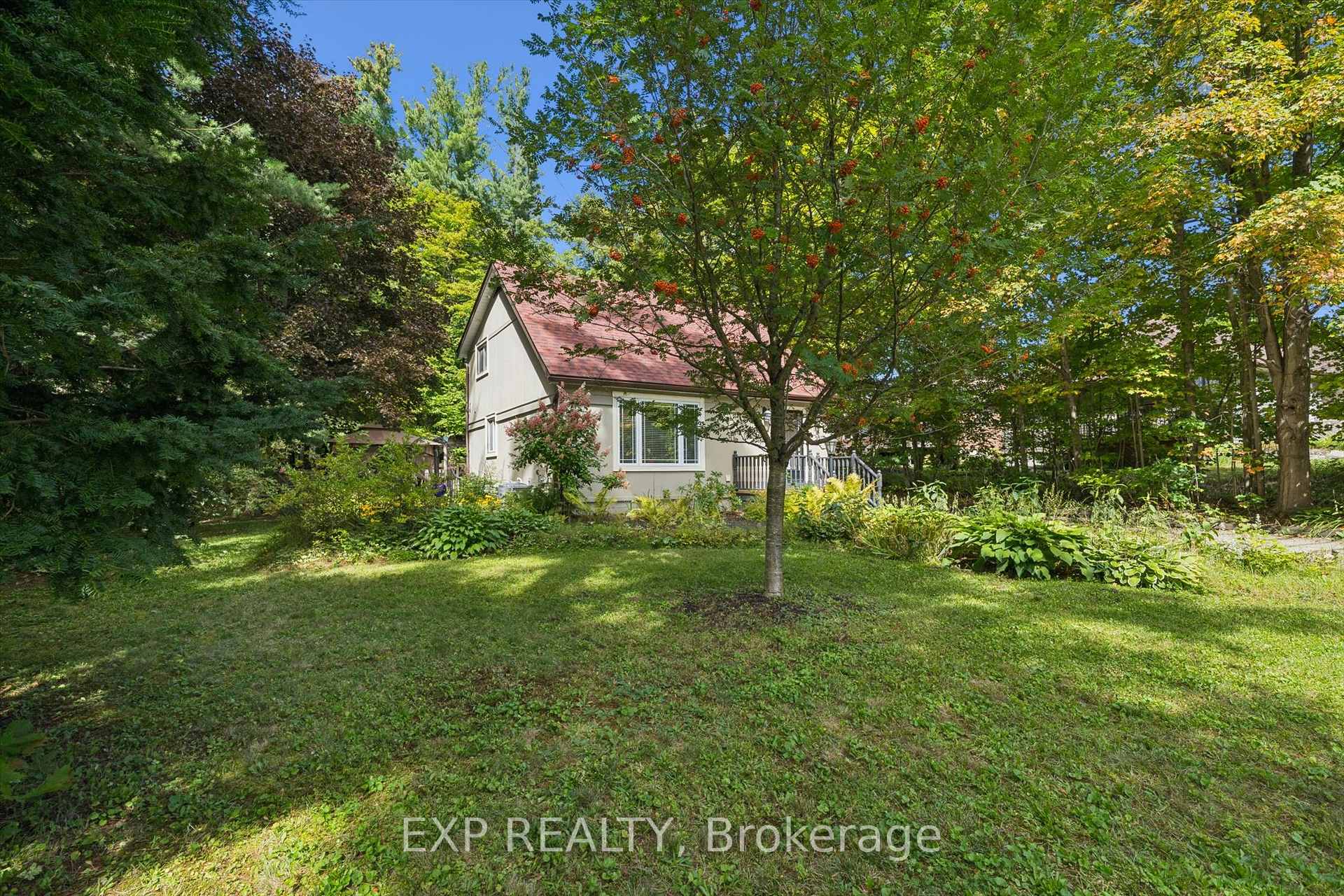 Photo 2 of 195 Maple Street, Bracebridge, Macaulay — HOMEH