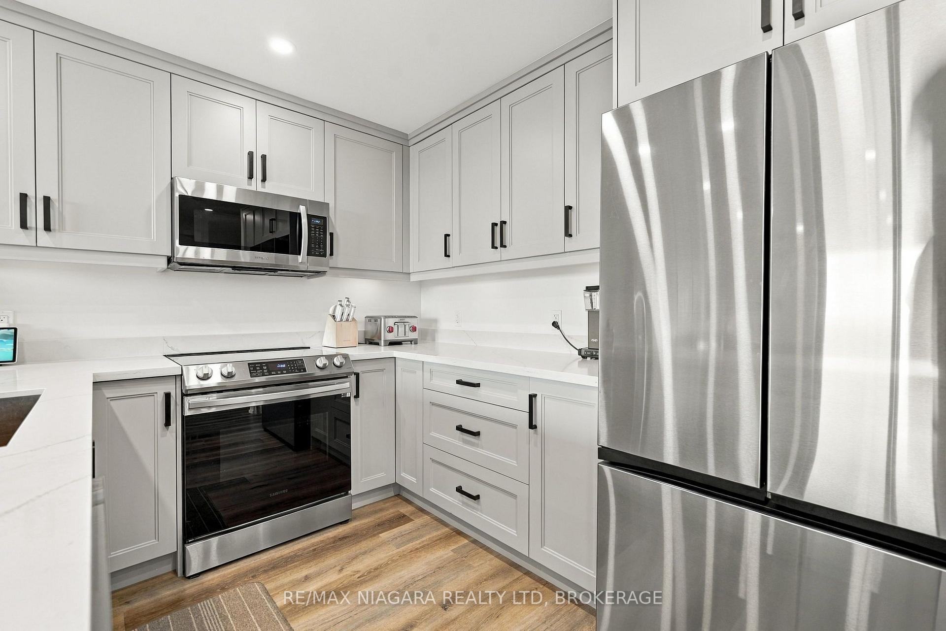 Photo 6 of Unit 509B, 300B Fourth Avenue, St. Catharines, Ridley — HOMEH