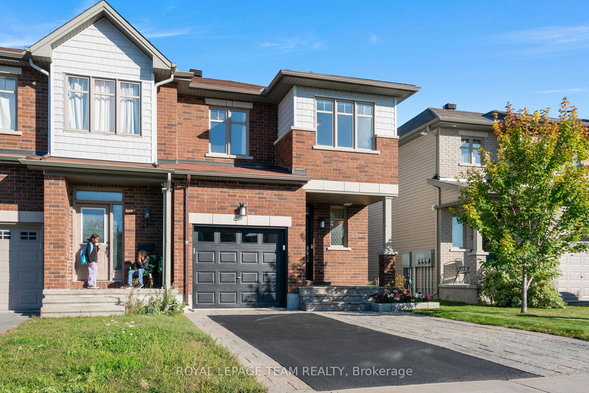 Photo 3 of 716 Brian Good Avenue, Ottawa, Riverside South/Gloucester Glen — HOMEH