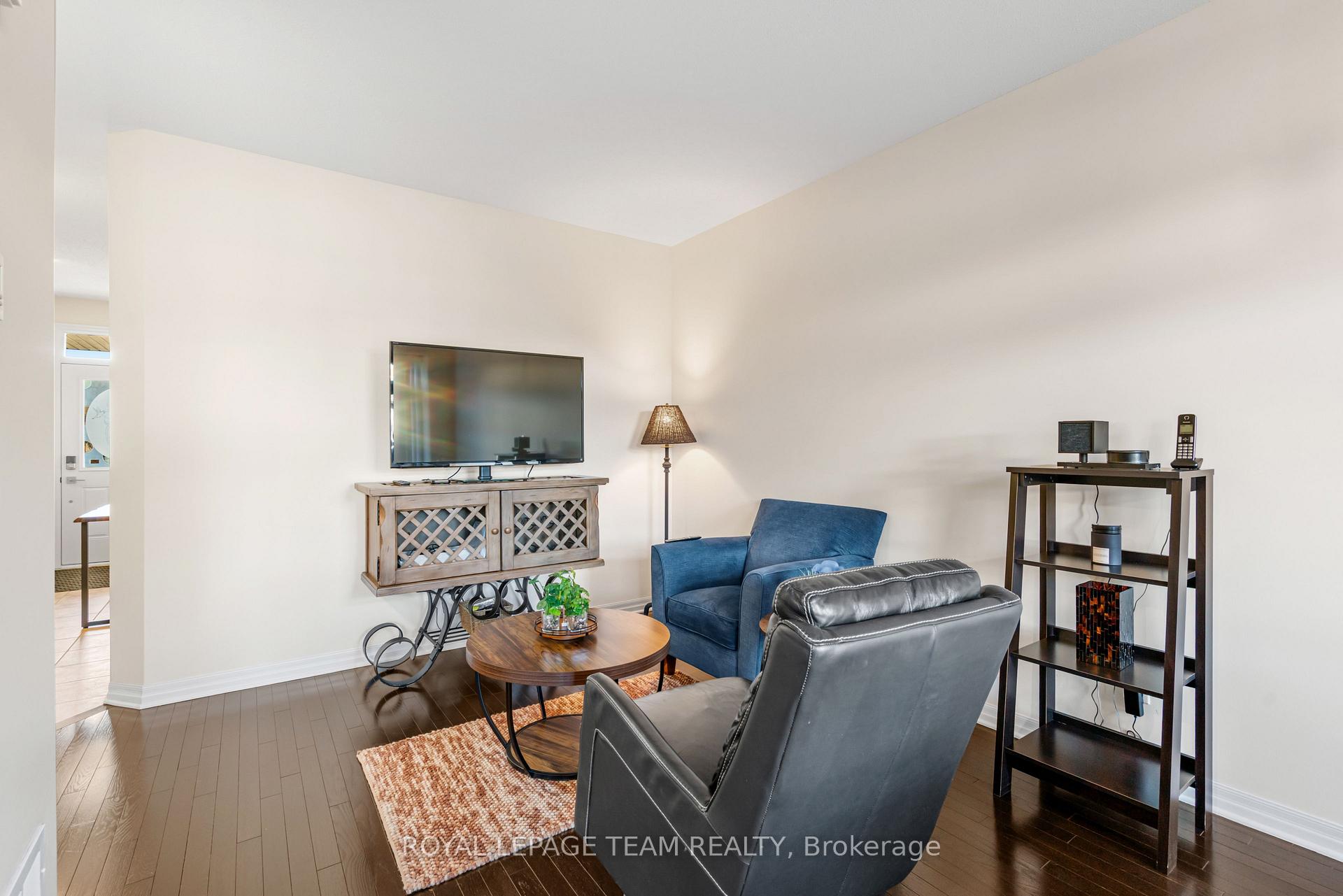 Photo 10 of 716 Brian Good Avenue, Ottawa, Riverside South/Gloucester Glen — HOMEH