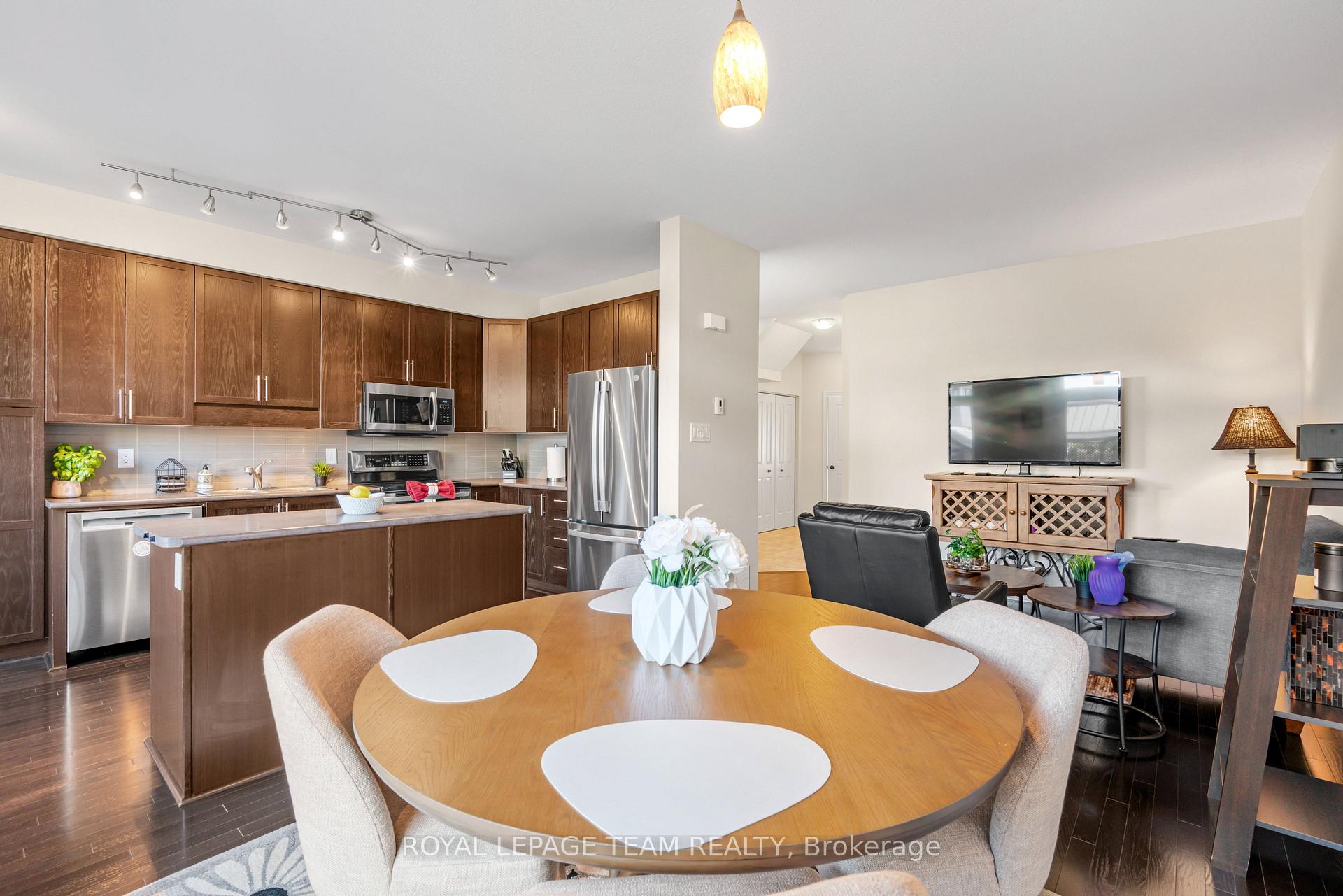 Photo 12 of 716 Brian Good Avenue, Ottawa, Riverside South/Gloucester Glen — HOMEH