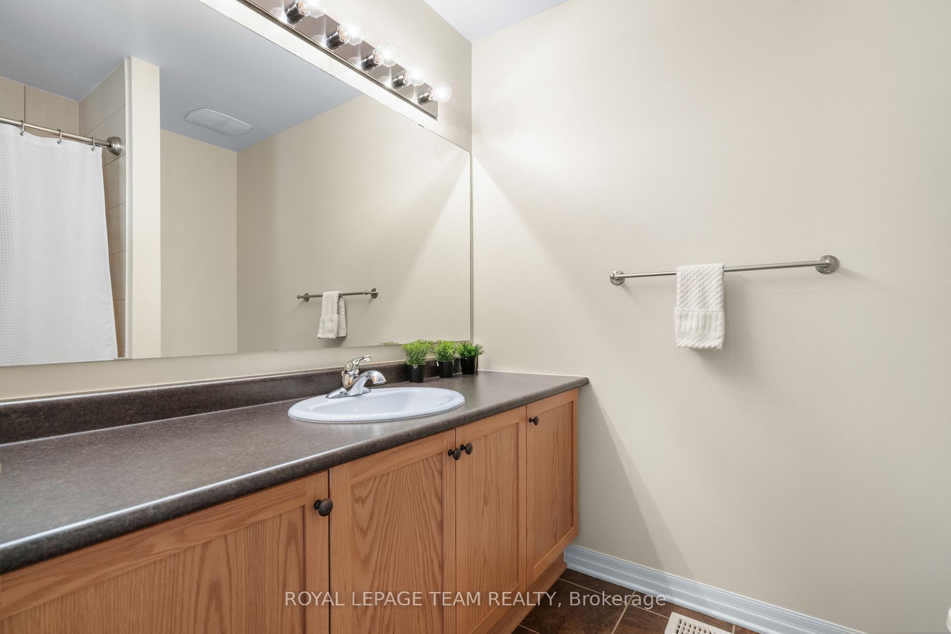 Photo 25 of 716 Brian Good Avenue, Ottawa, Riverside South/Gloucester Glen — HOMEH