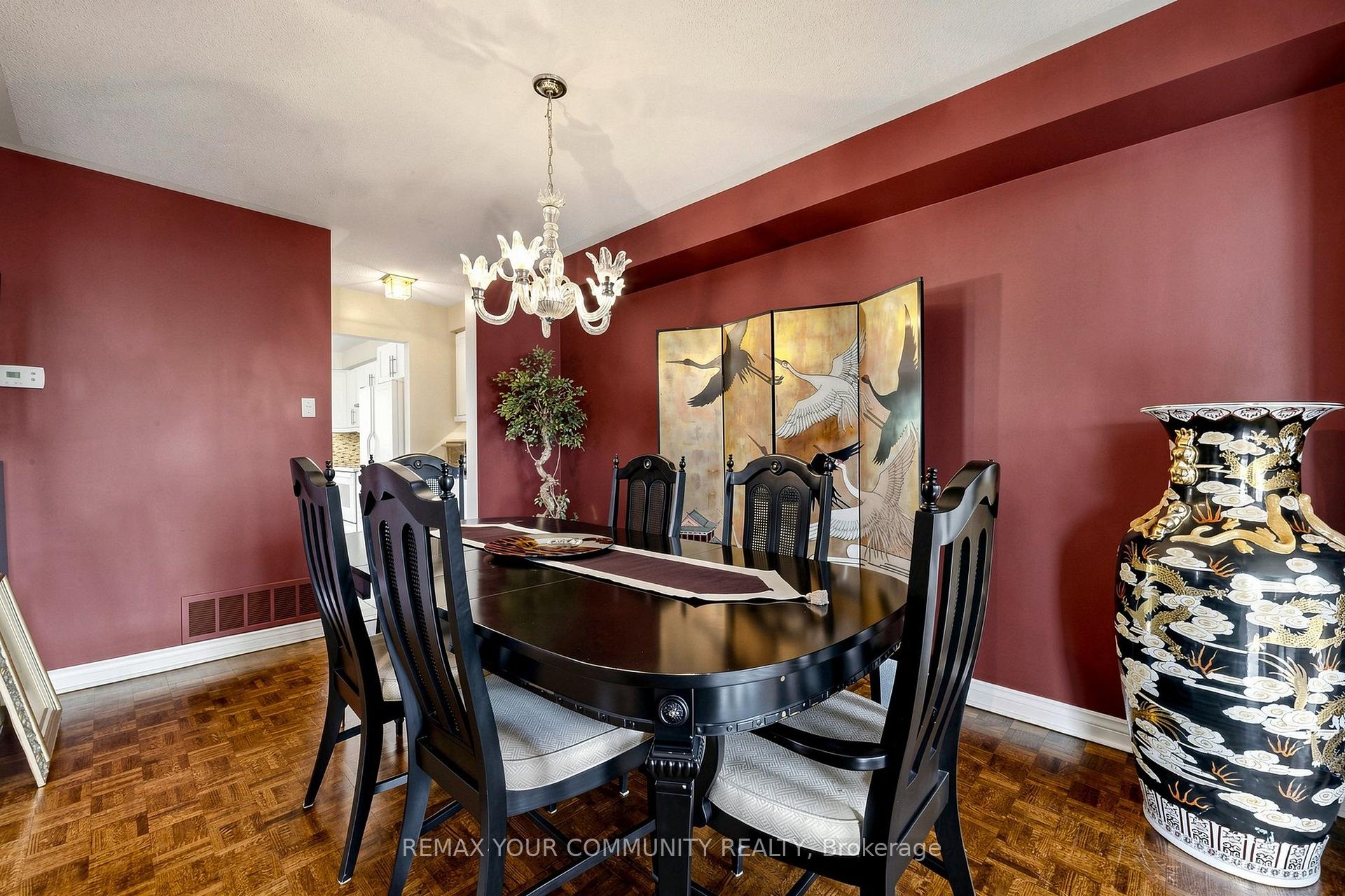 Photo 9 of 1 Edenbridge Drive, Vaughan, Beverley Glen — HOMEH