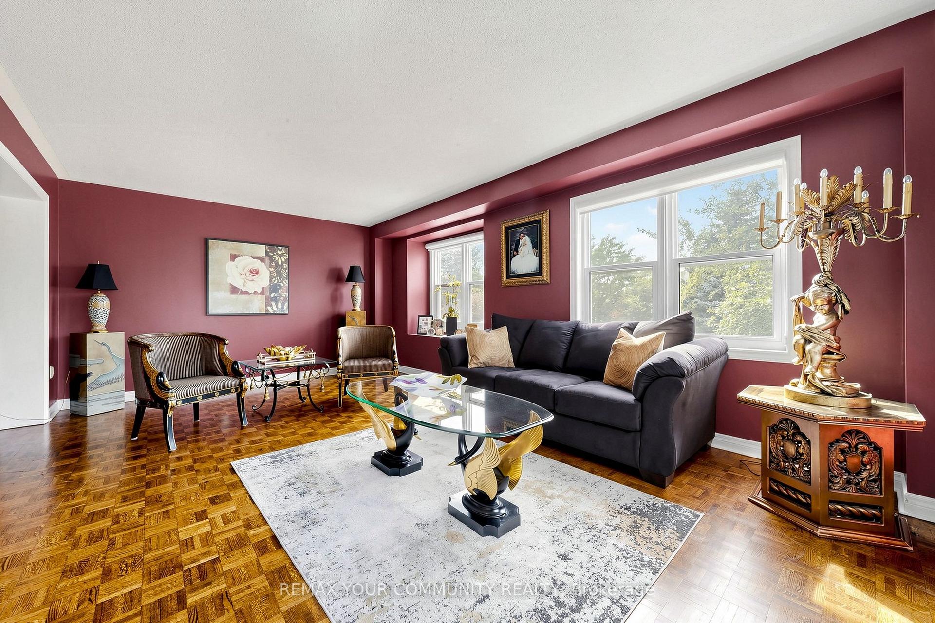 Photo 11 of 1 Edenbridge Drive, Vaughan, Beverley Glen — HOMEH