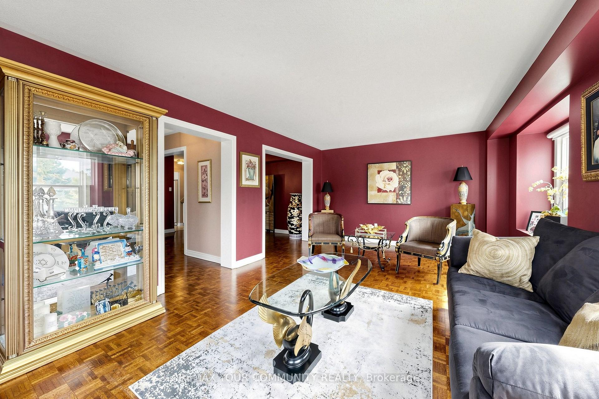 Photo 14 of 1 Edenbridge Drive, Vaughan, Beverley Glen — HOMEH