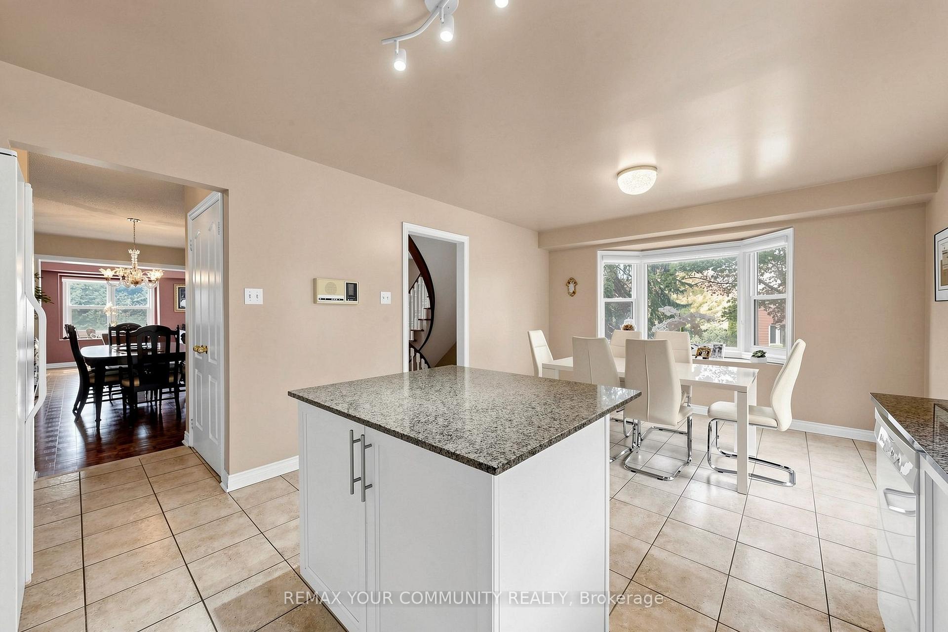 Photo 19 of 1 Edenbridge Drive, Vaughan, Beverley Glen — HOMEH