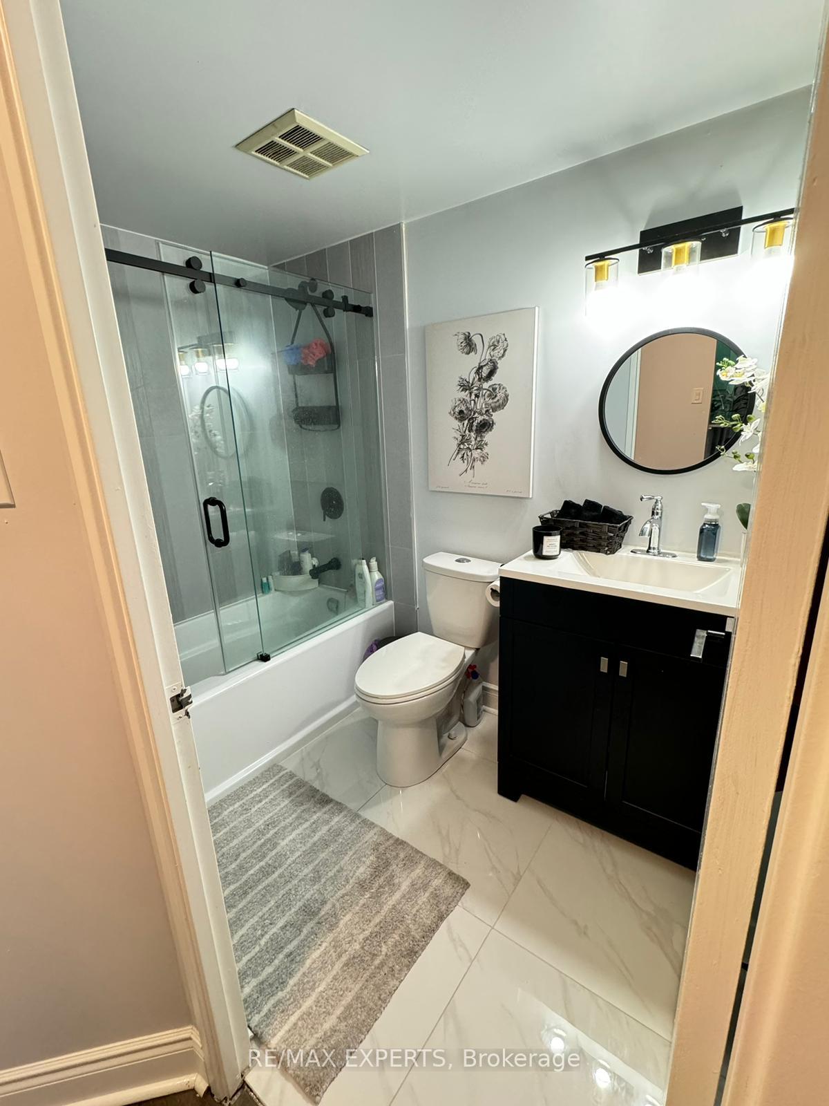 Photo 3 of Unit 1403, 55 Elm Drive, Mississauga, City Centre — HOMEH