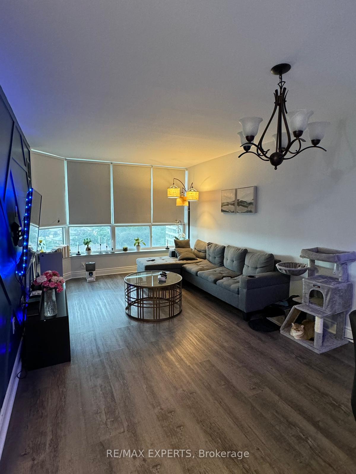 Photo 5 of Unit 1403, 55 Elm Drive, Mississauga, City Centre — HOMEH