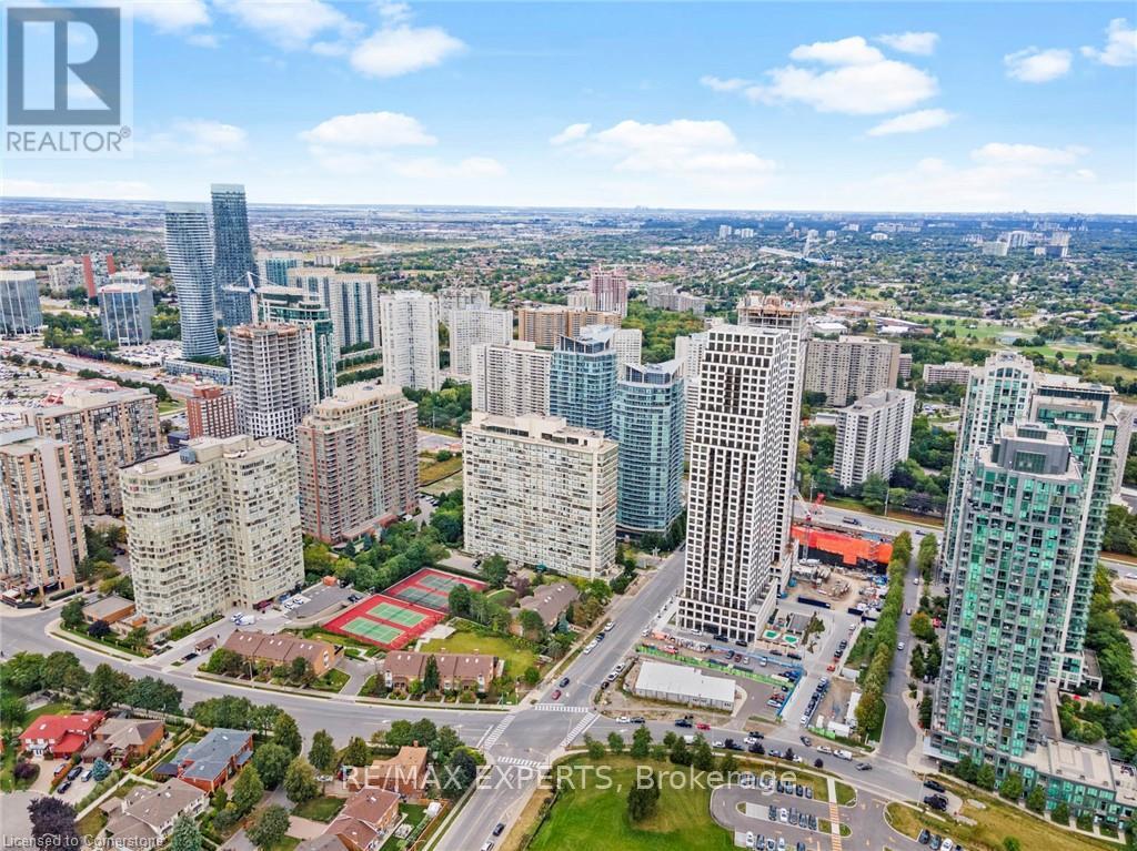 Photo 8 of Unit 1403, 55 Elm Drive, Mississauga, City Centre — HOMEH
