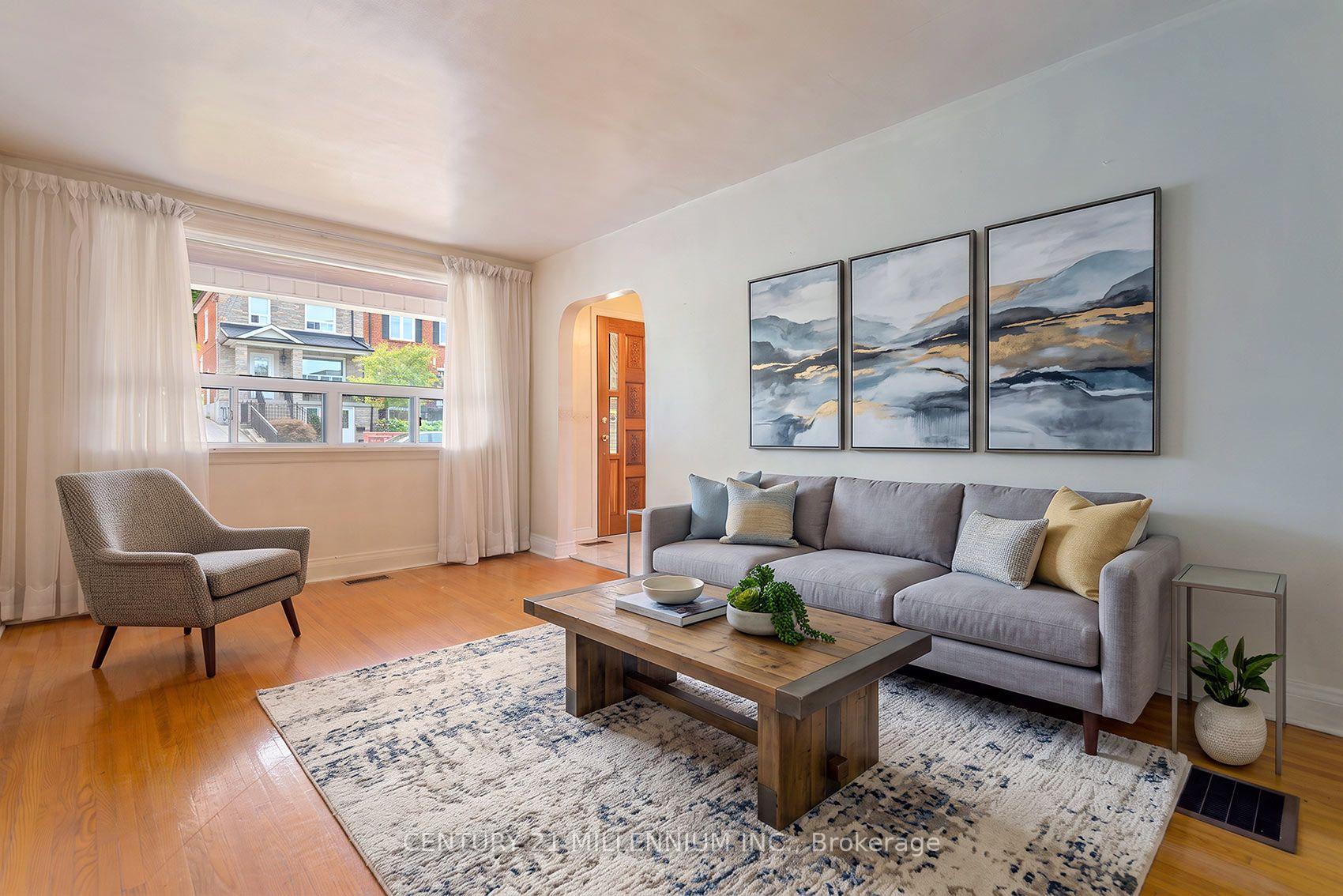 Photo 9 of 16 Rochdale Avenue, Toronto, Caledonia-Fairbank — HOMEH