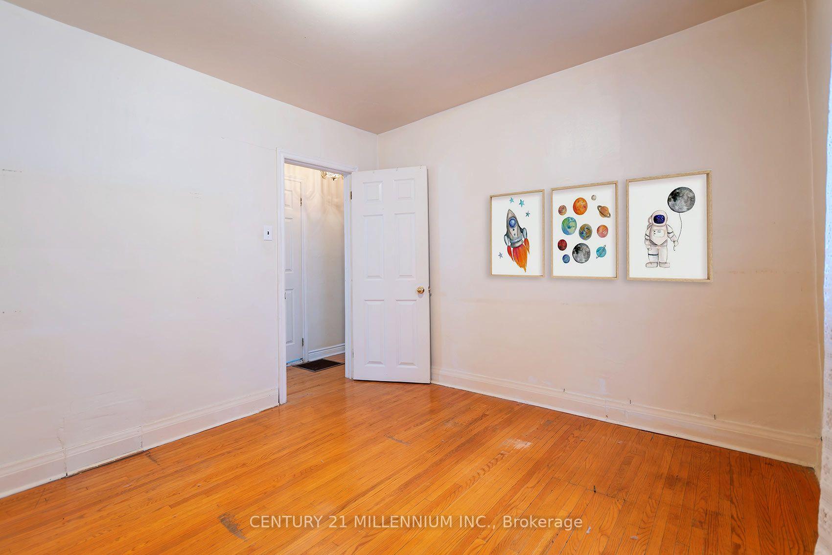 Photo 18 of 16 Rochdale Avenue, Toronto, Caledonia-Fairbank — HOMEH
