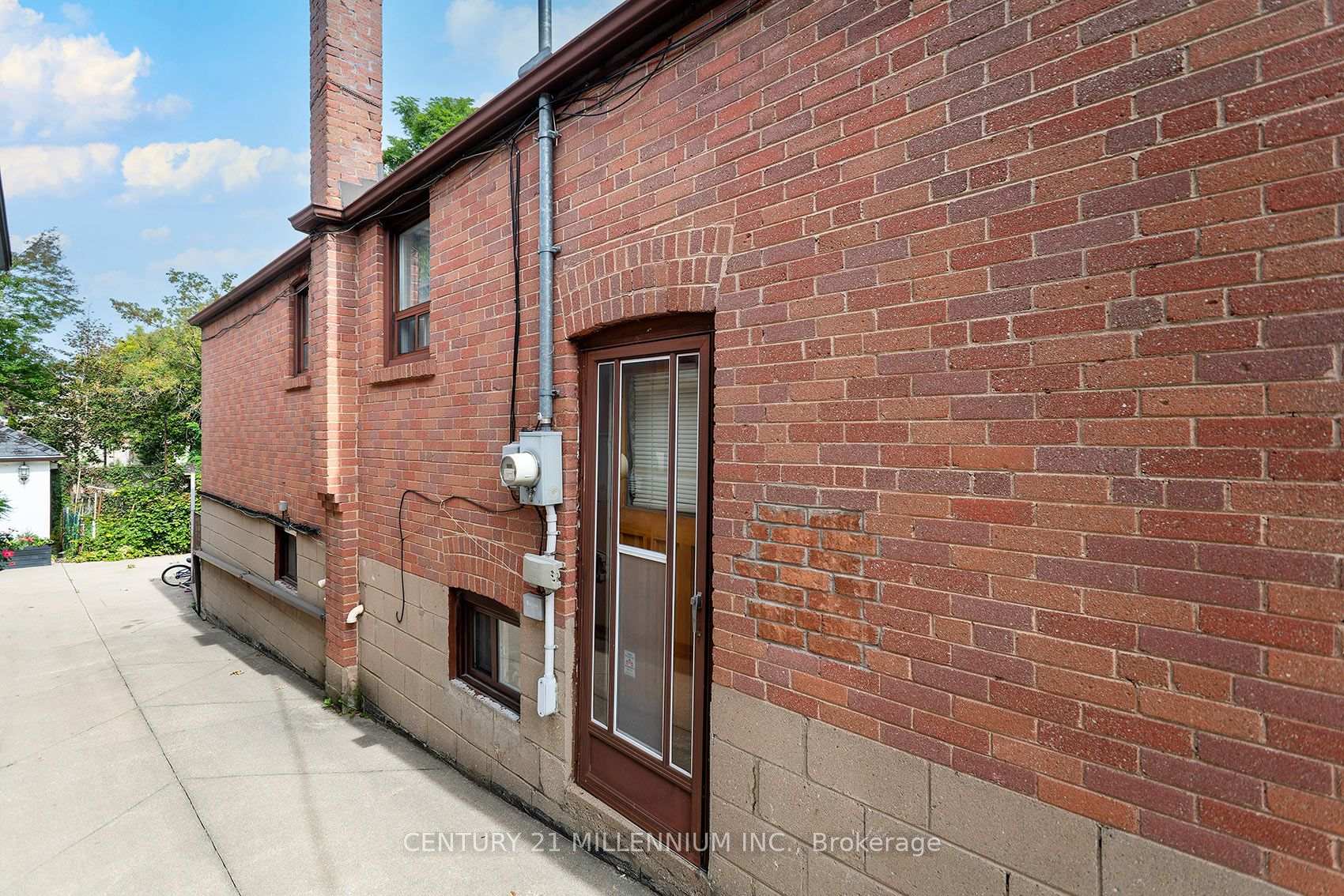 Photo 21 of 16 Rochdale Avenue, Toronto, Caledonia-Fairbank — HOMEH