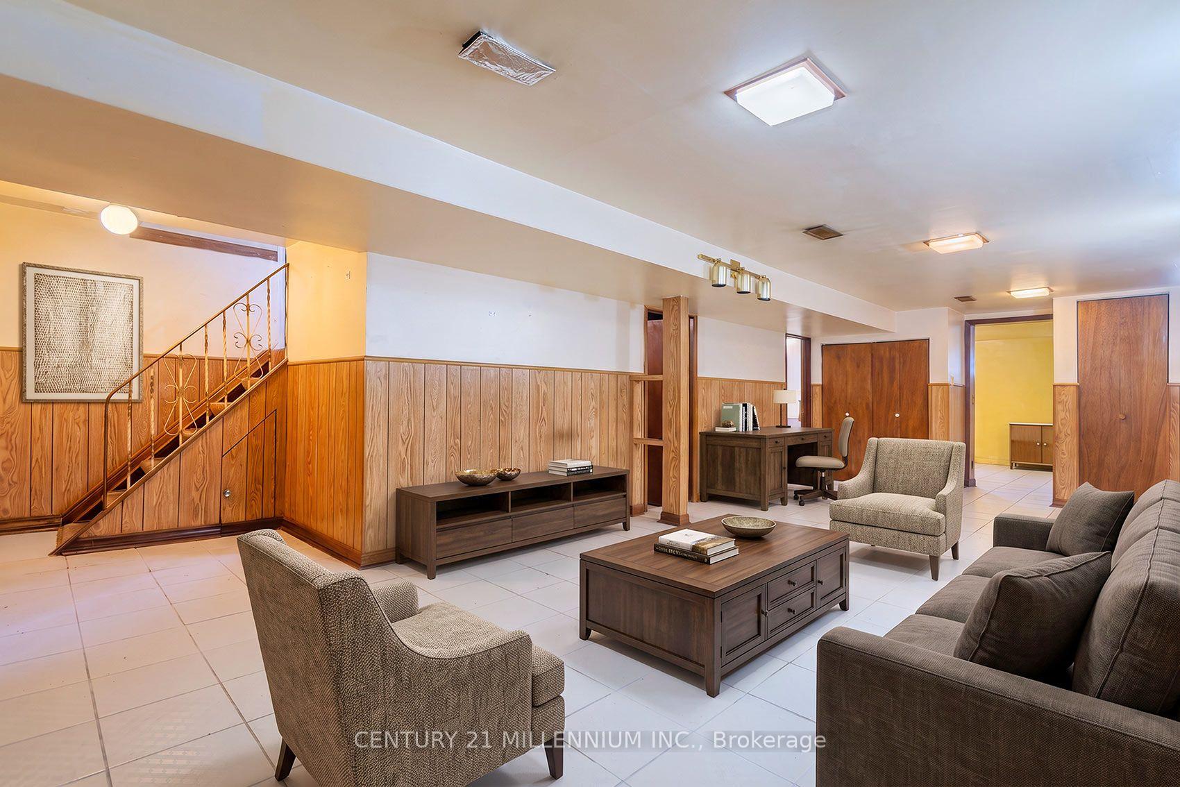 Photo 23 of 16 Rochdale Avenue, Toronto, Caledonia-Fairbank — HOMEH