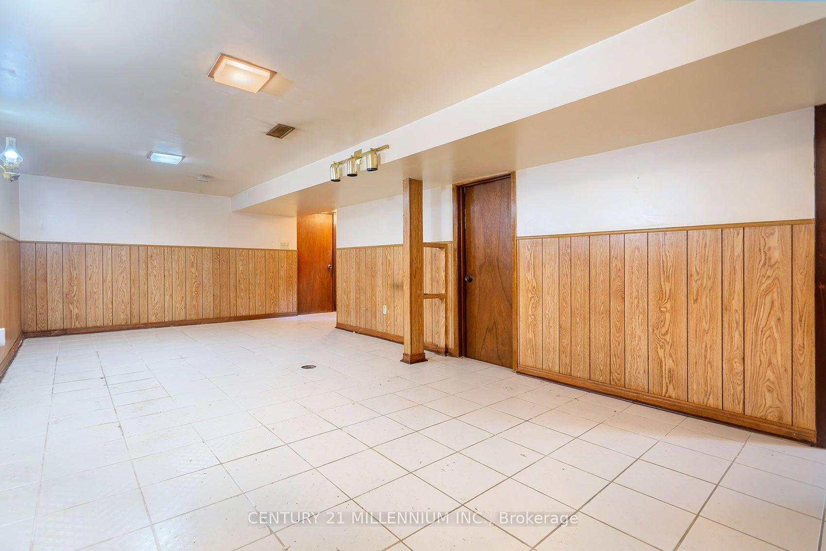 Photo 24 of 16 Rochdale Avenue, Toronto, Caledonia-Fairbank — HOMEH