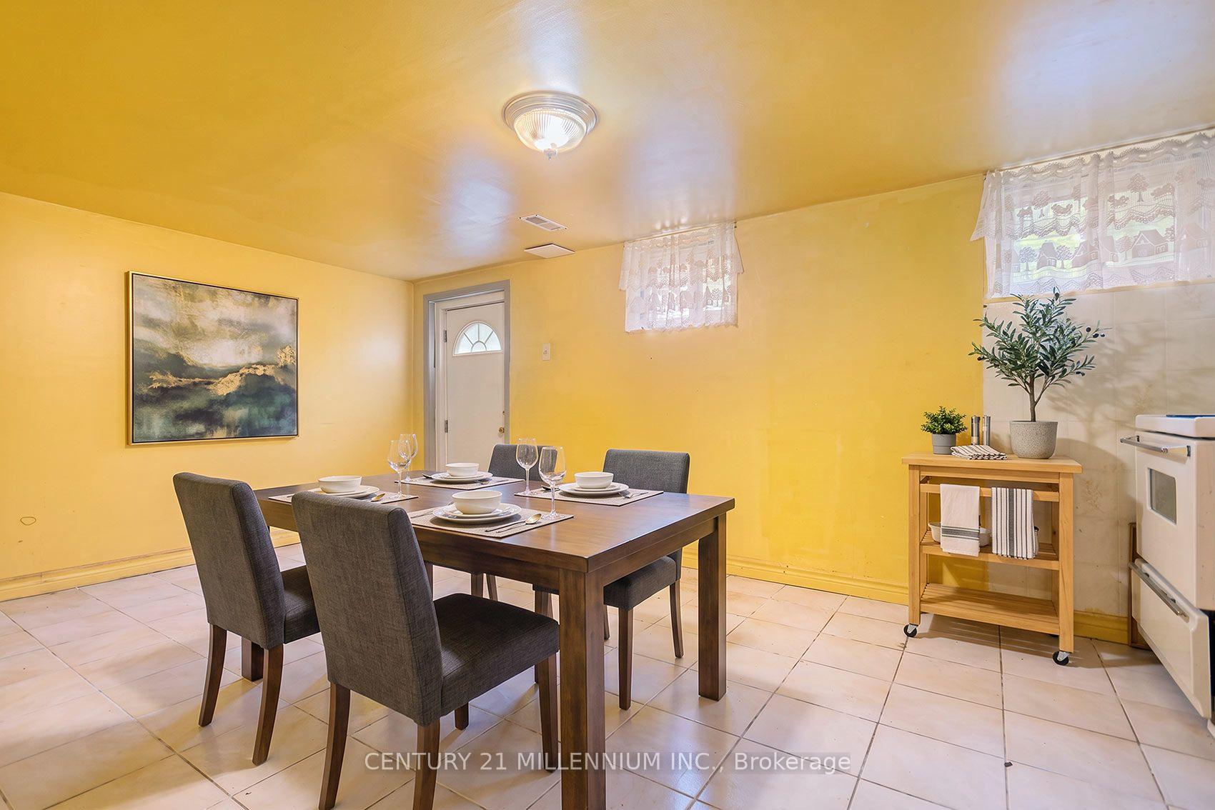 Photo 29 of 16 Rochdale Avenue, Toronto, Caledonia-Fairbank — HOMEH