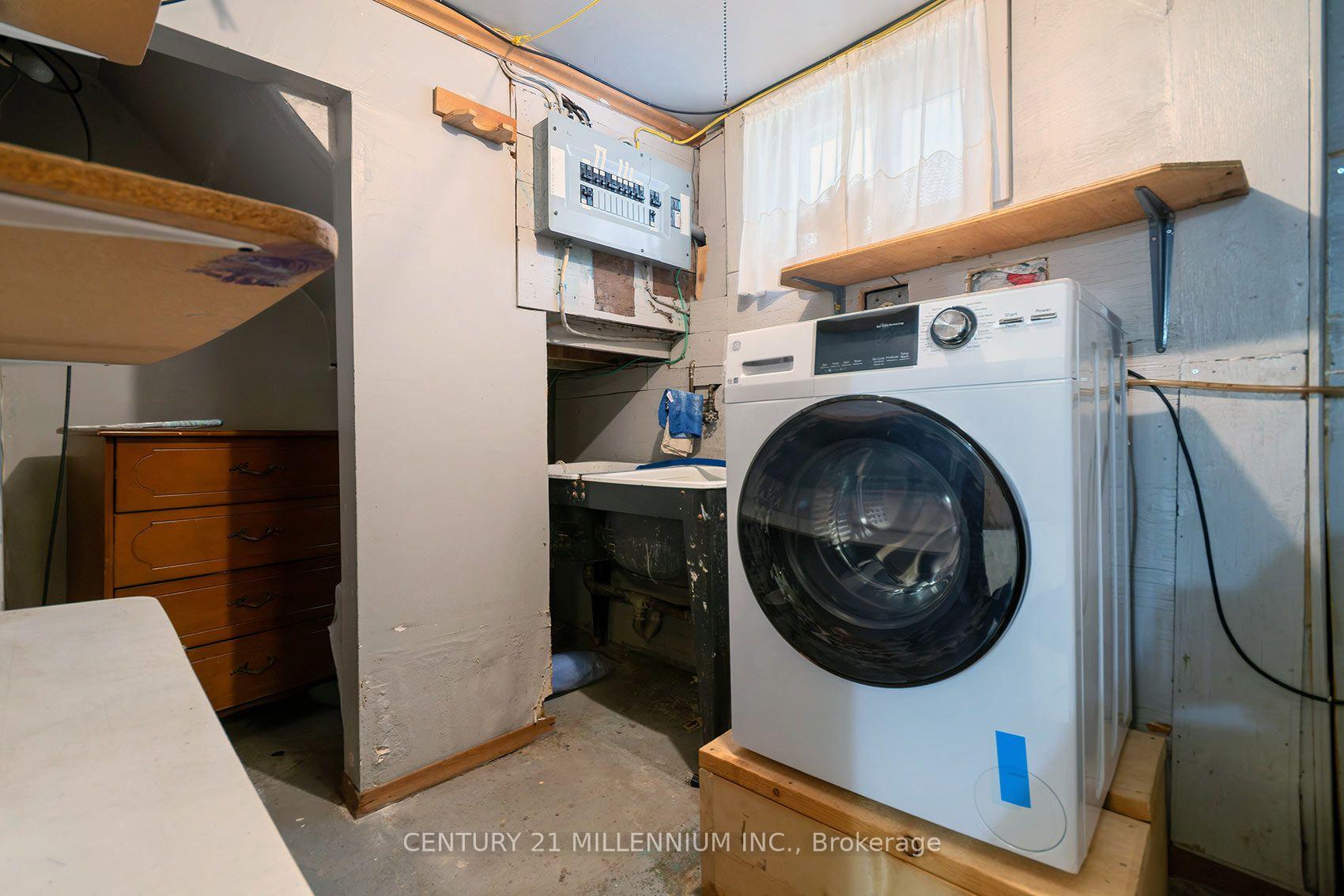 Photo 32 of 16 Rochdale Avenue, Toronto, Caledonia-Fairbank — HOMEH