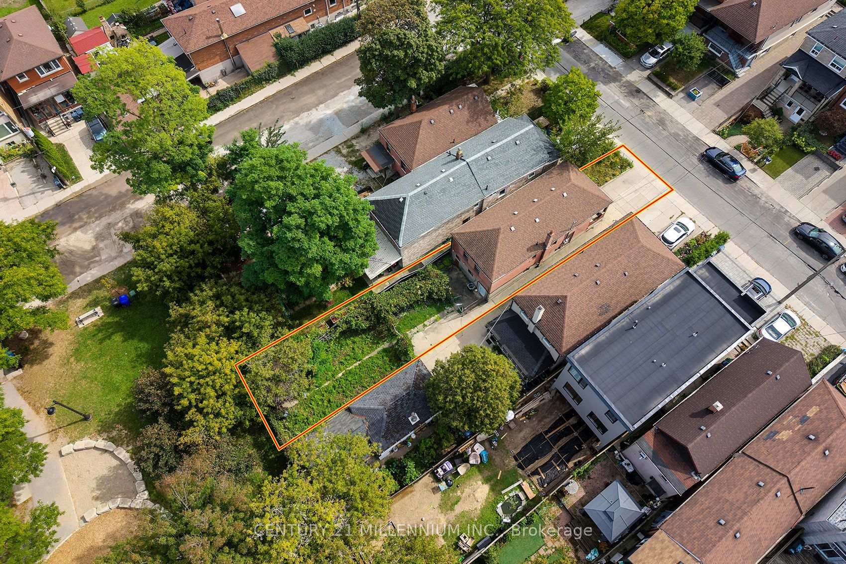 Photo 36 of 16 Rochdale Avenue, Toronto, Caledonia-Fairbank — HOMEH