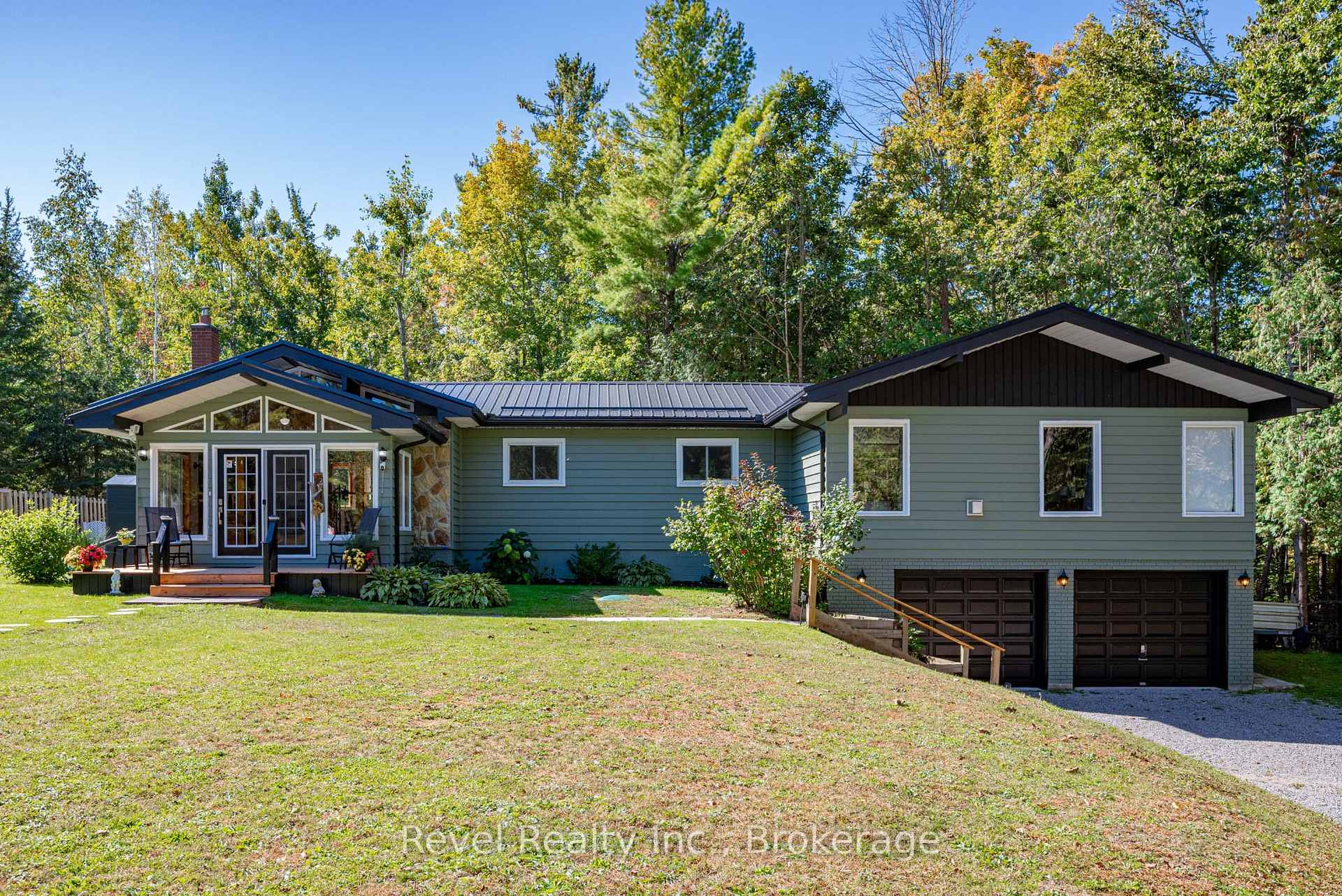 Photo 3 of 12 Alpine Crescent, Trent Lakes — HOMEH