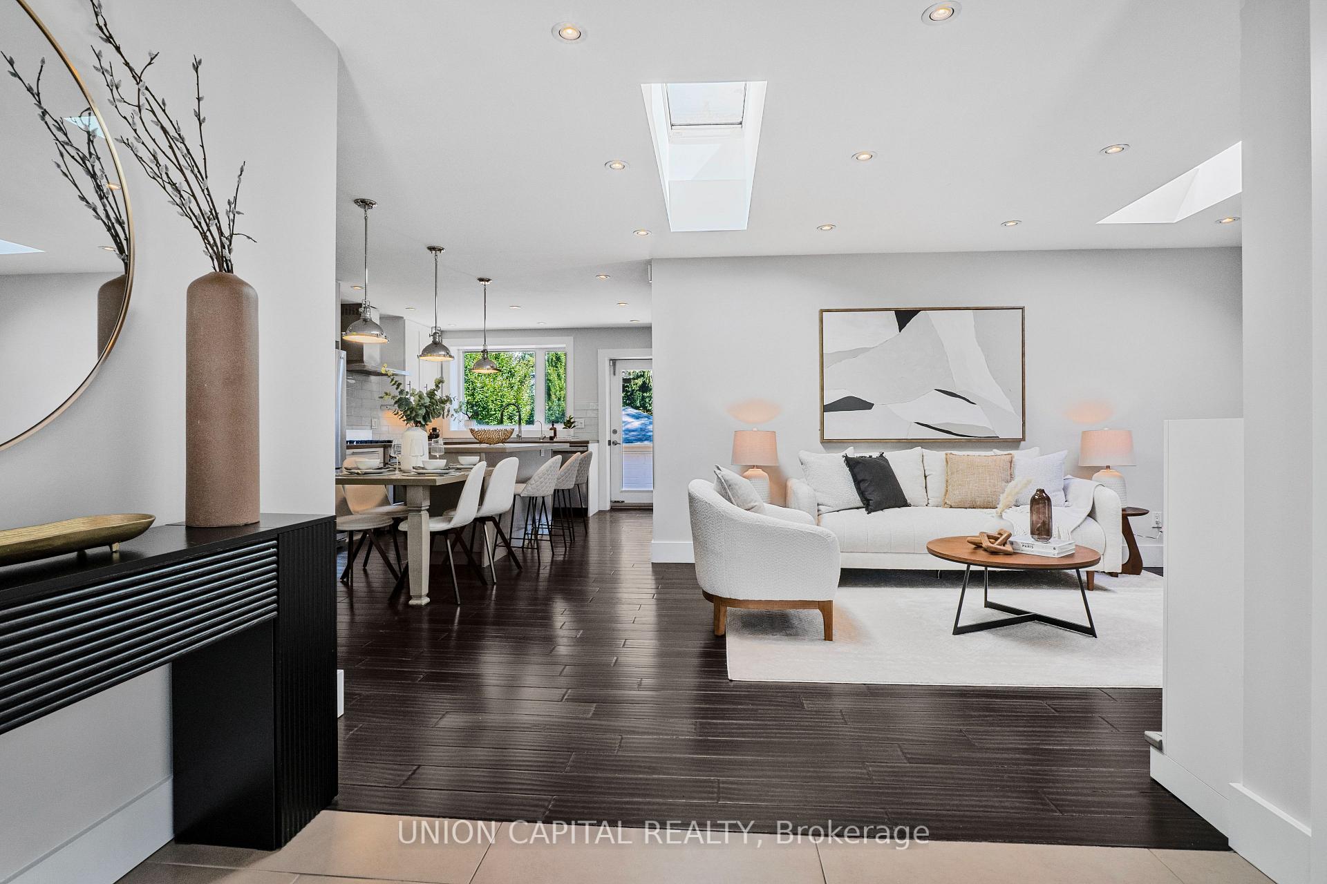 Photo 5 of 3 Elton Crescent, Etobicoke, Long Branch — HOMEH