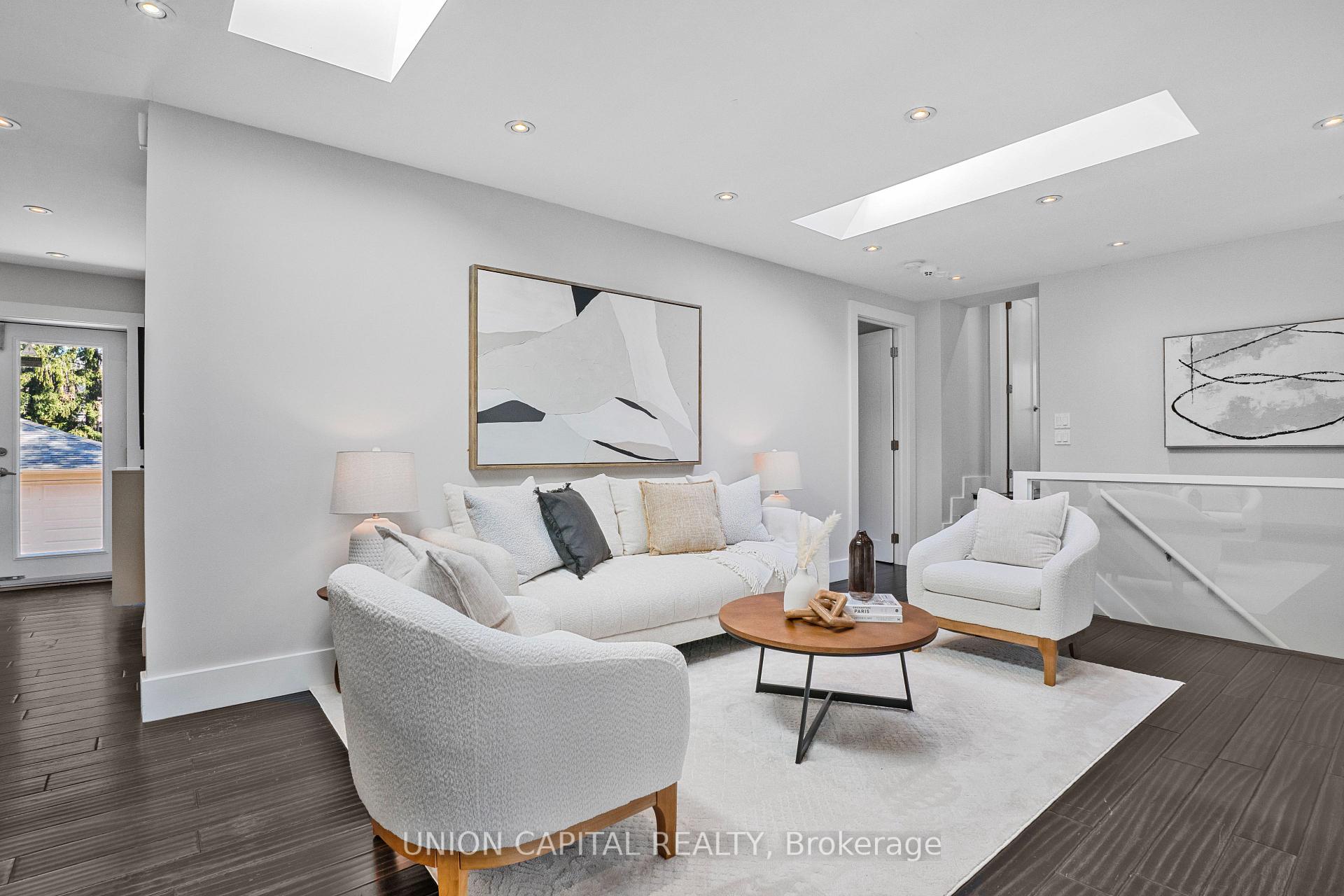 Photo 6 of 3 Elton Crescent, Etobicoke, Long Branch — HOMEH