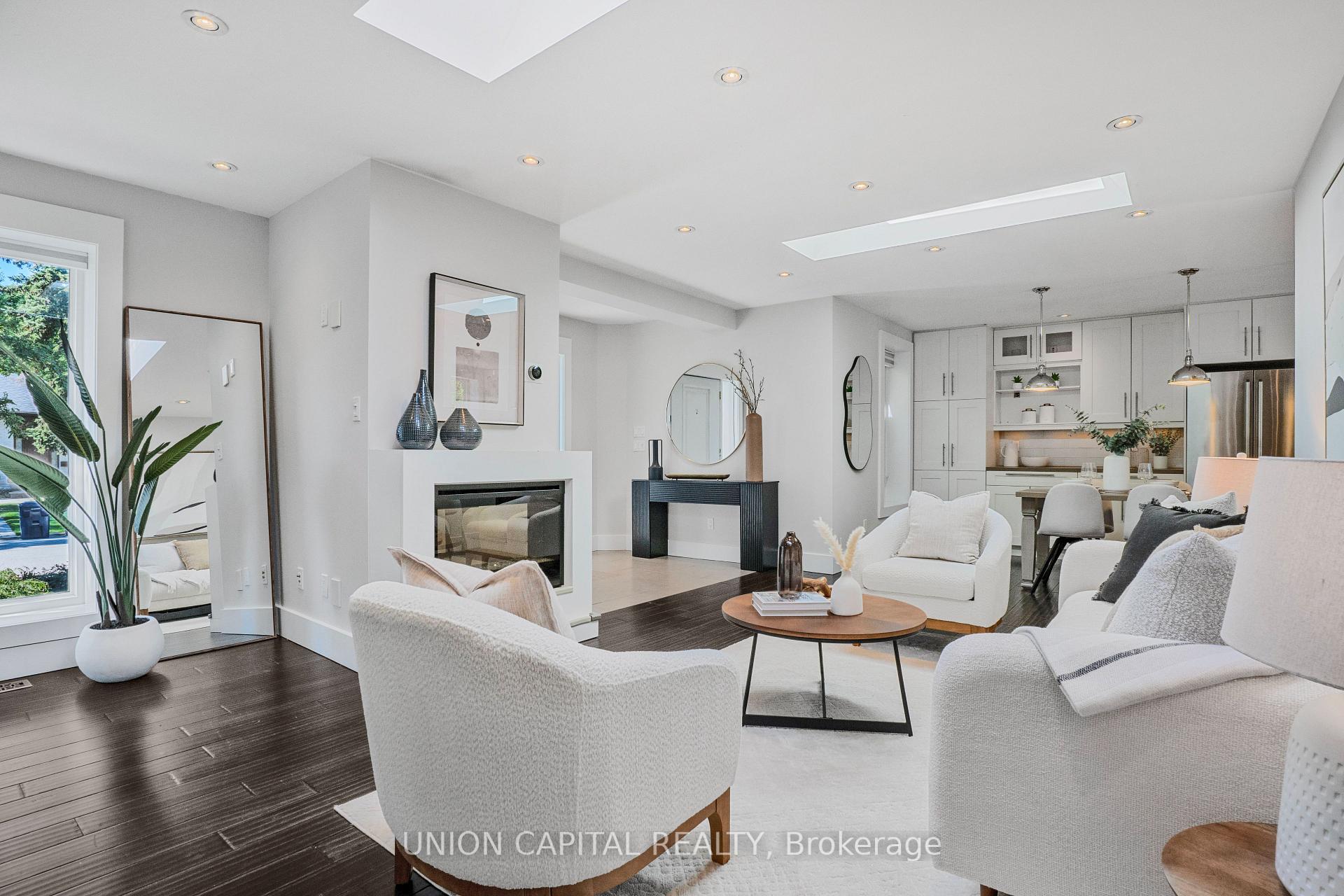 Photo 8 of 3 Elton Crescent, Etobicoke, Long Branch — HOMEH