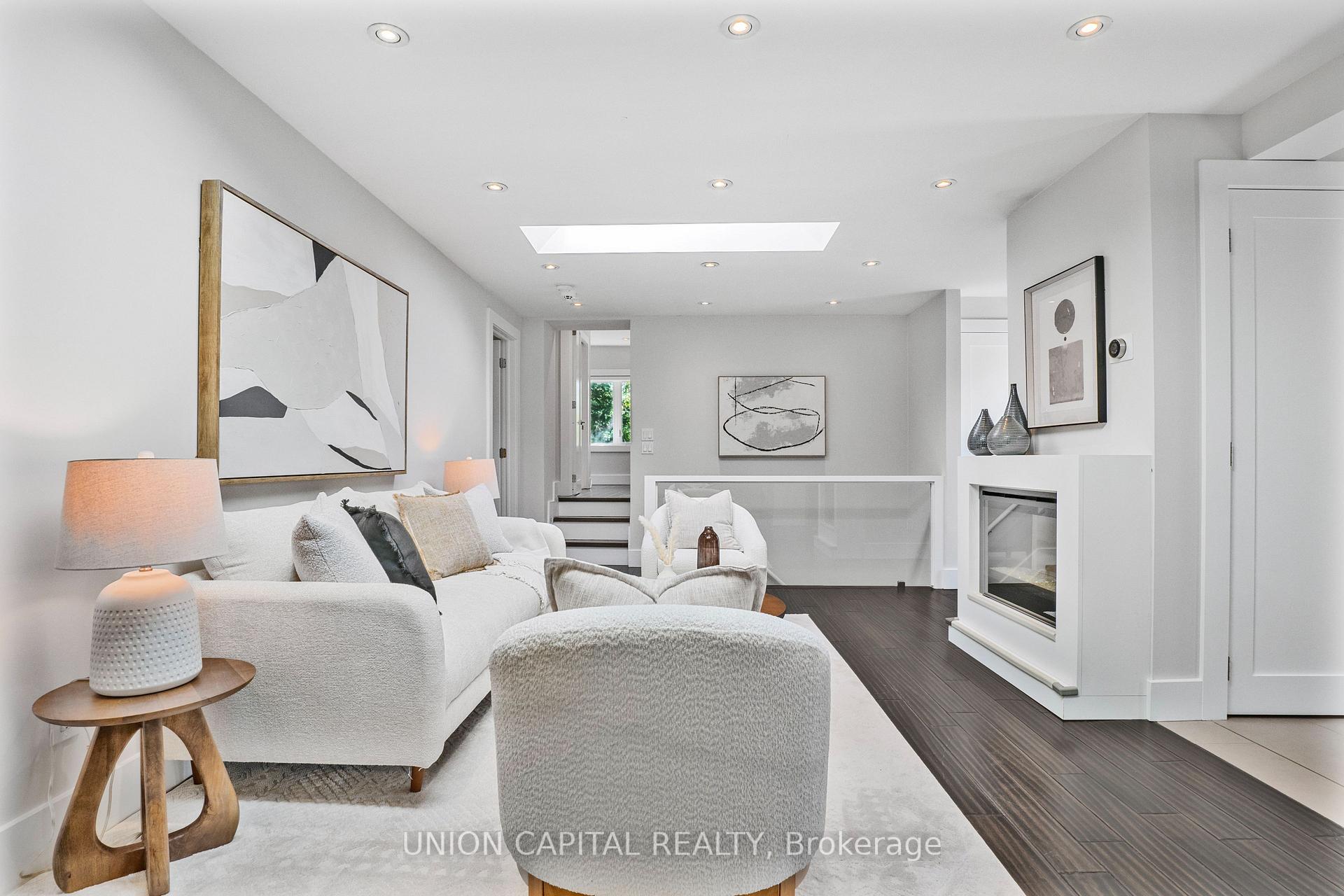 Photo 9 of 3 Elton Crescent, Etobicoke, Long Branch — HOMEH