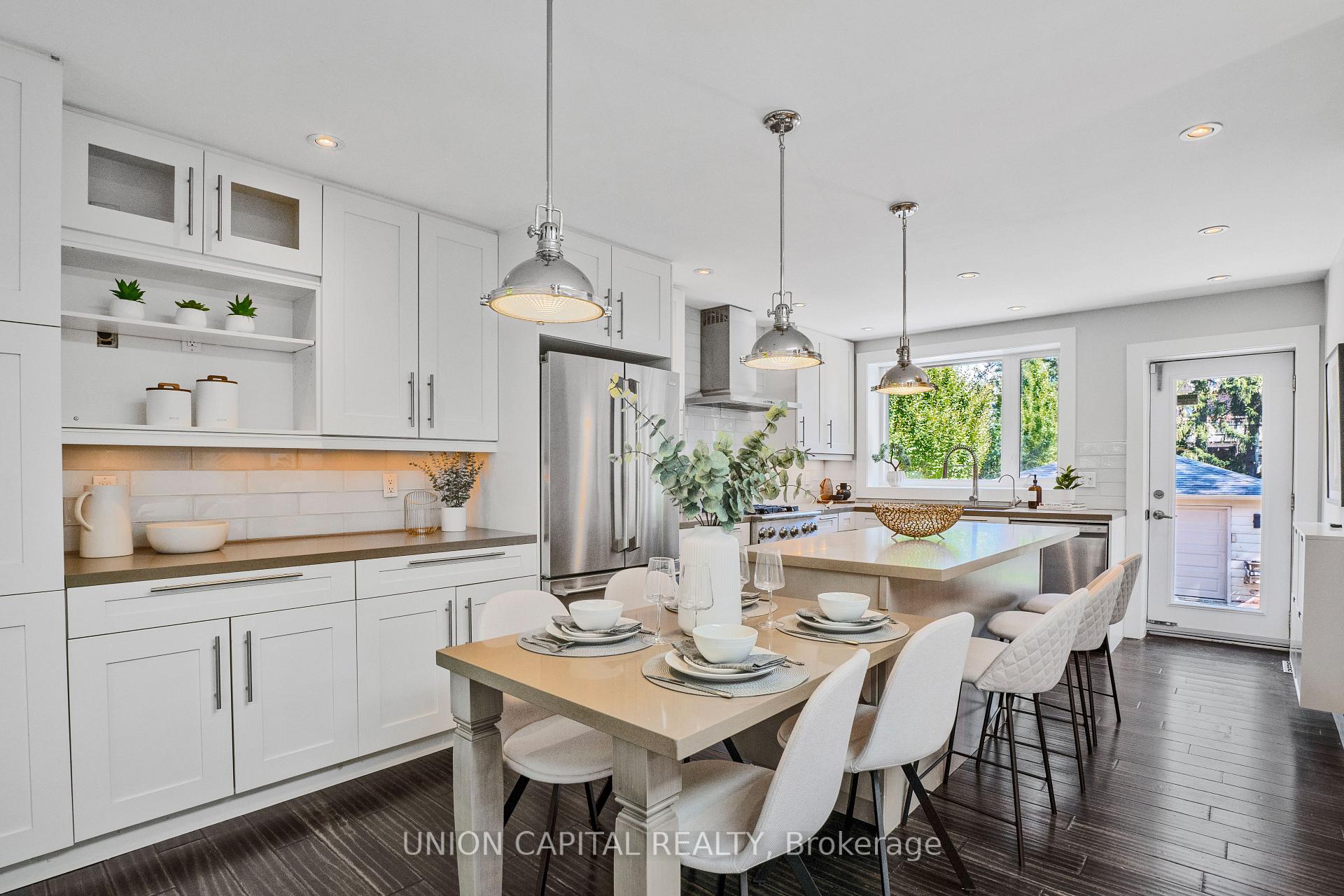 Photo 10 of 3 Elton Crescent, Etobicoke, Long Branch — HOMEH
