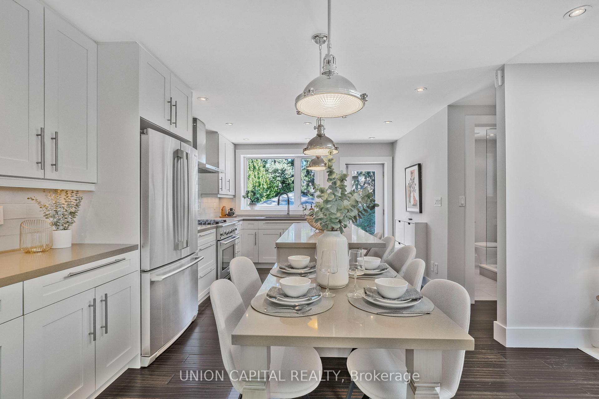 Photo 11 of 3 Elton Crescent, Etobicoke, Long Branch — HOMEH