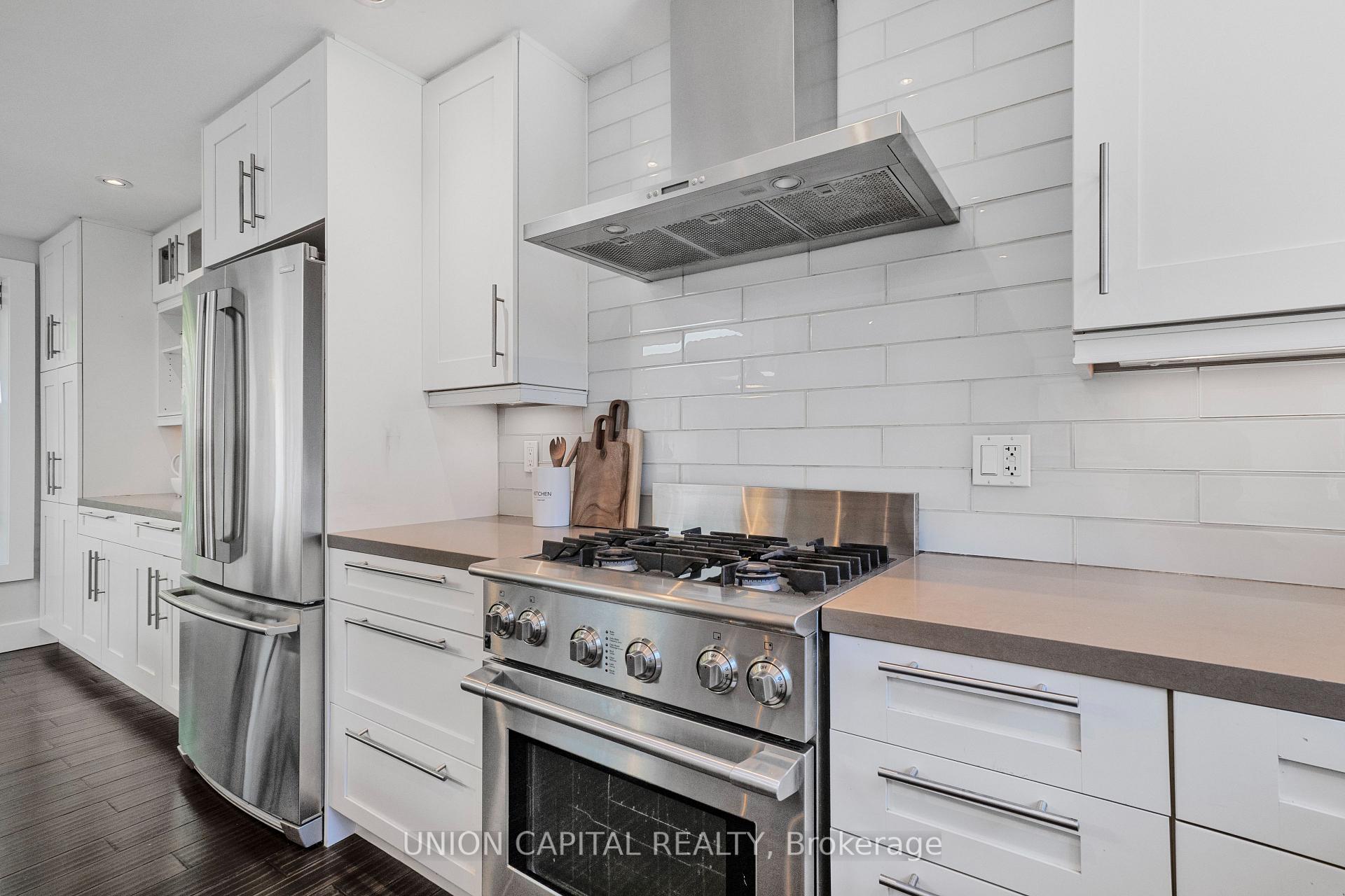 Photo 13 of 3 Elton Crescent, Etobicoke, Long Branch — HOMEH